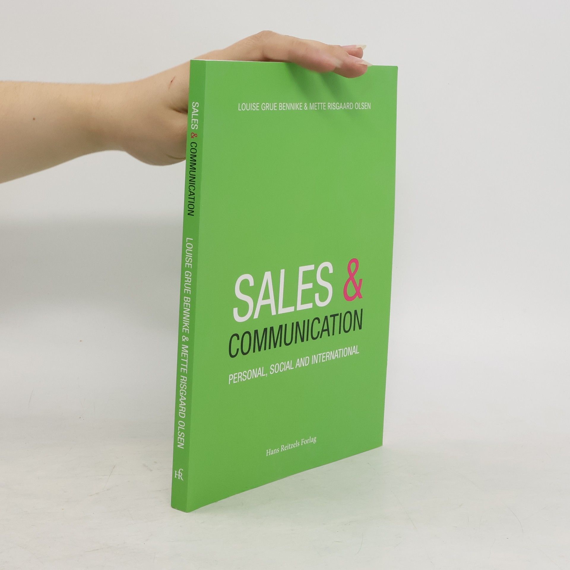 Louise Grue Bennike Sales and Communication