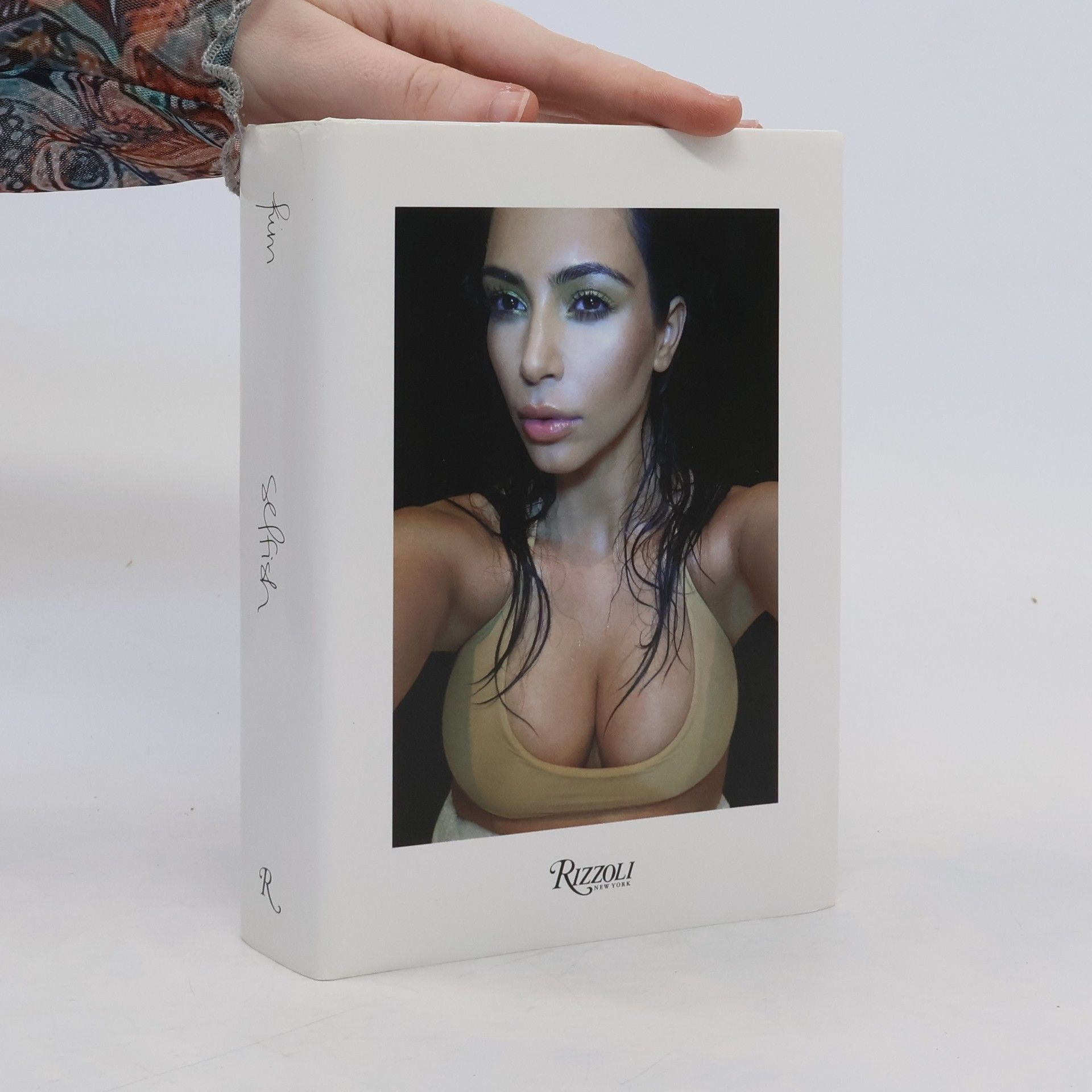 Kim Kardashian Kim Kardashian West: Selfish