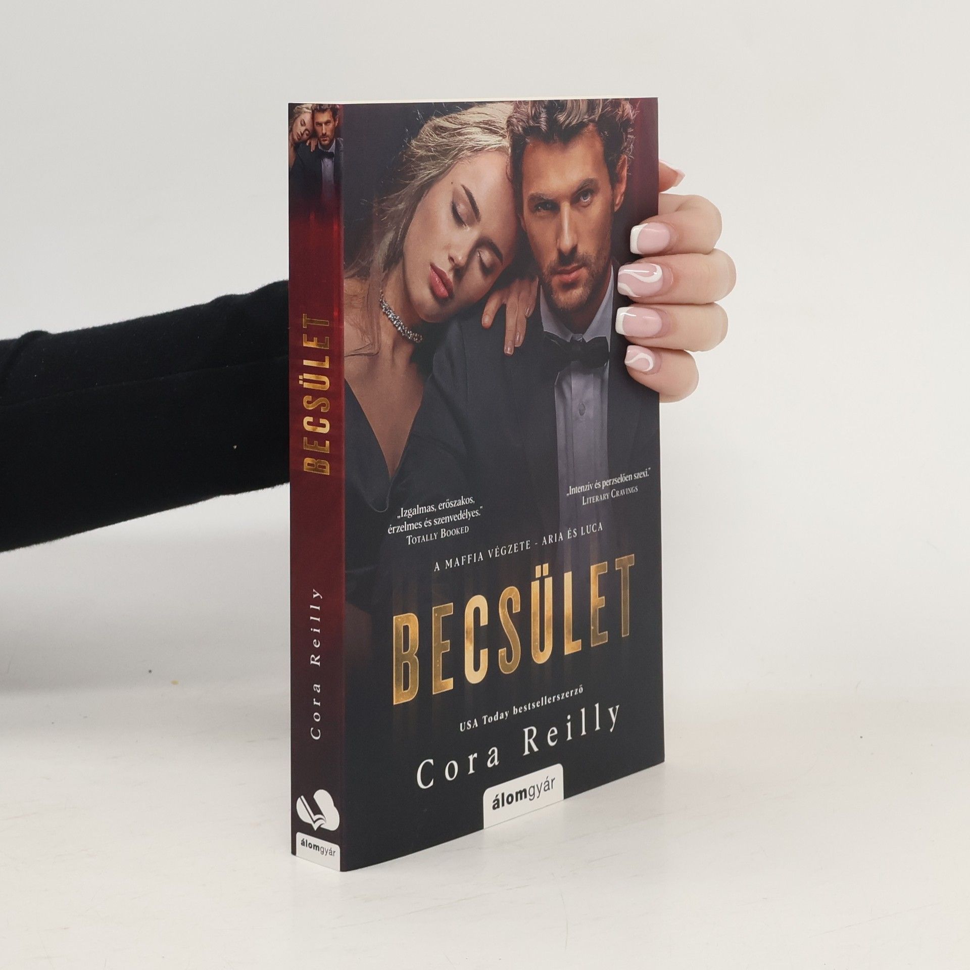 Cora Reilly Becsület