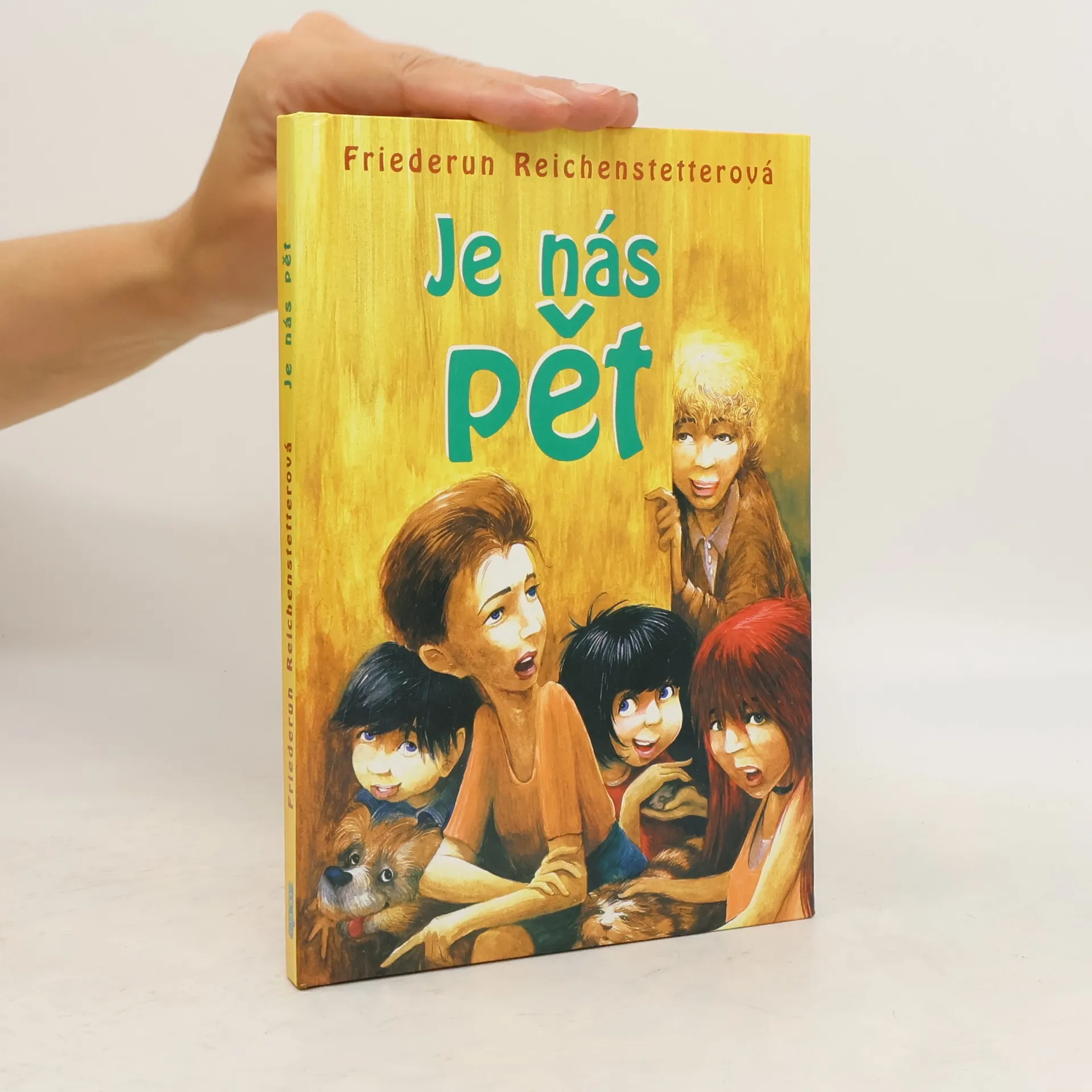 Je nás pět | Book | Friederun Reichenstetter | CS