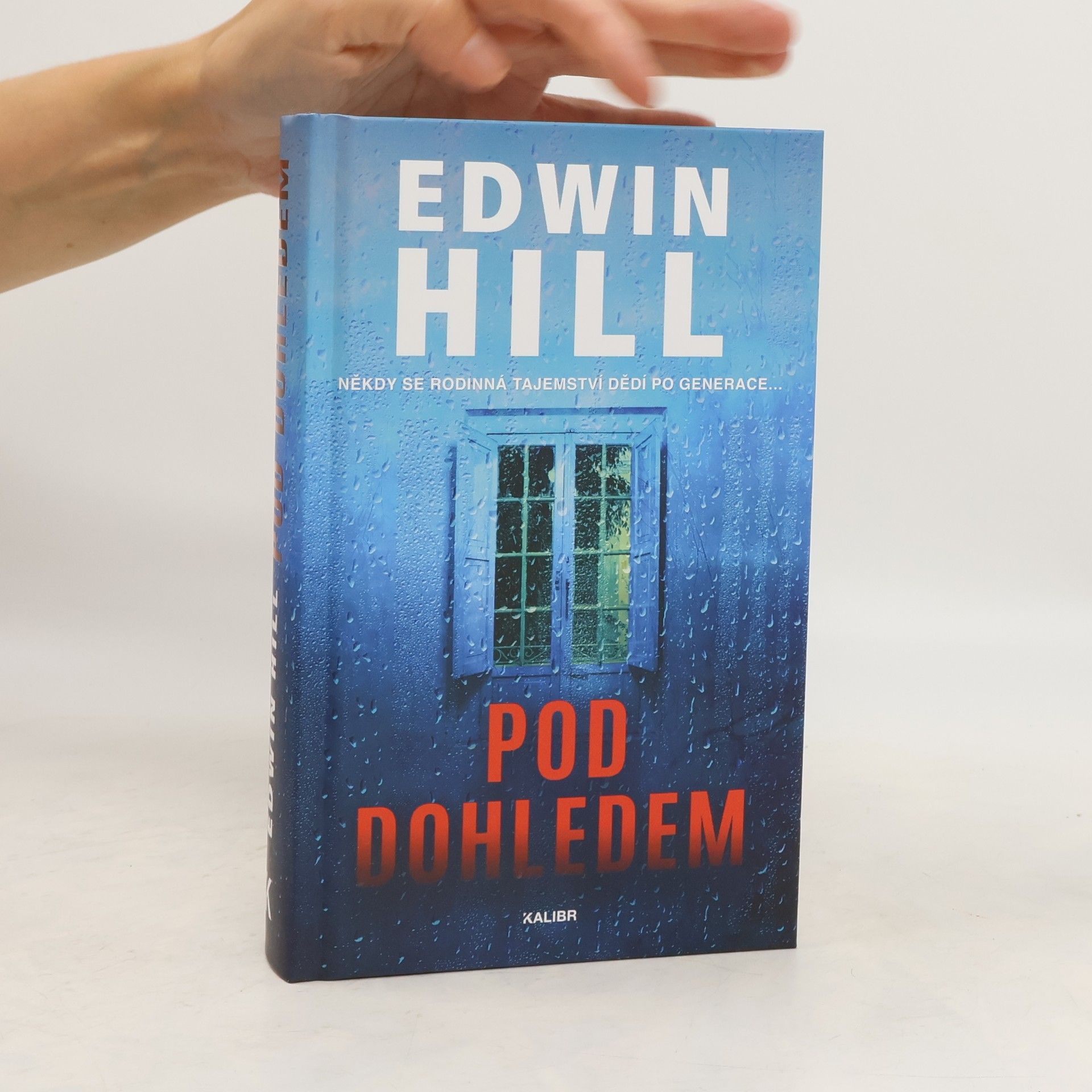 Edwin Hill Pod dohledem