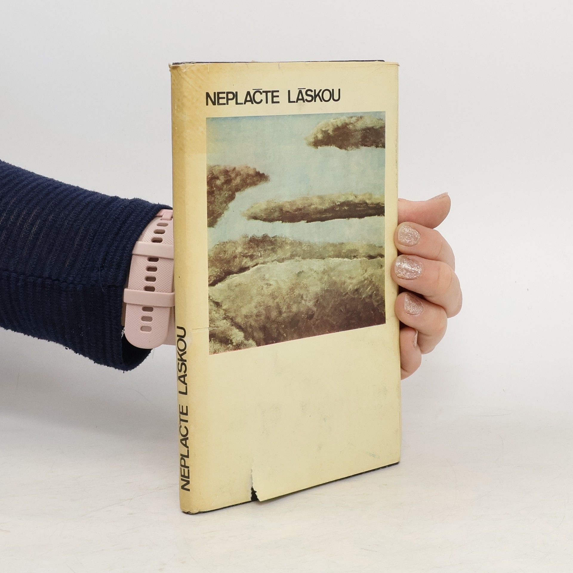 AA.VV. Neplačte láskou