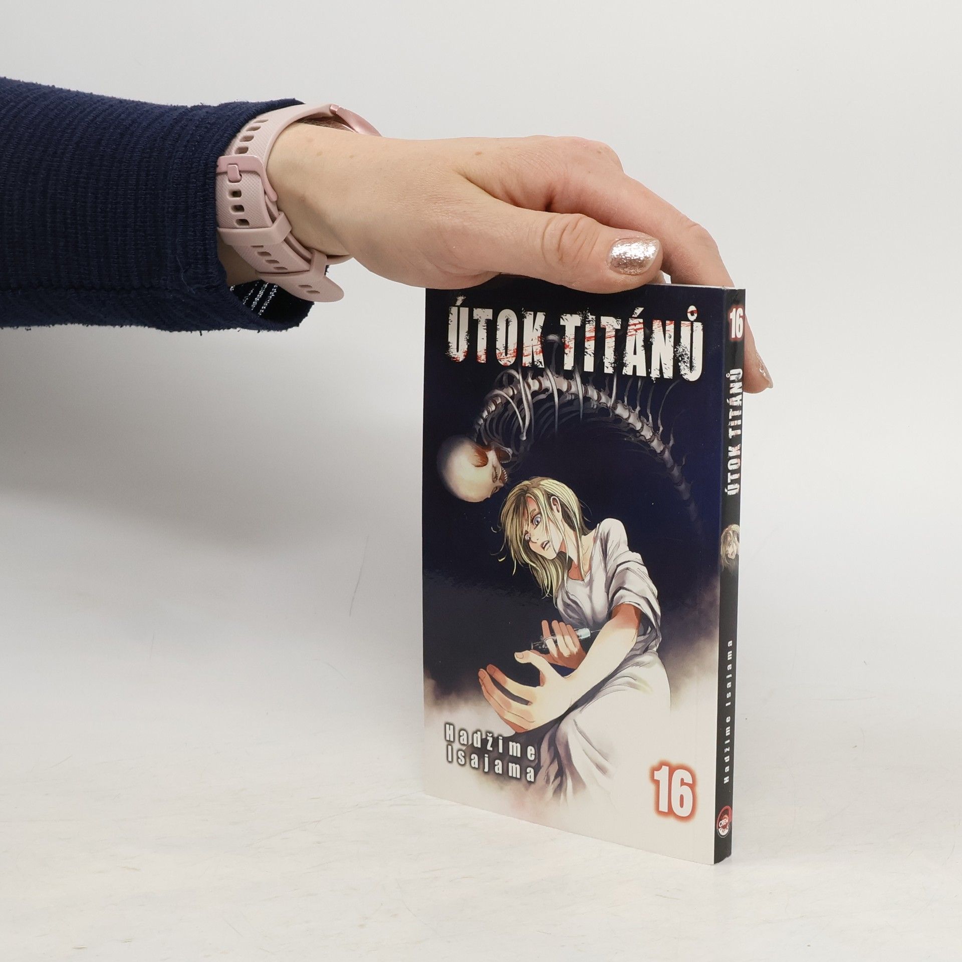 Hajime Isayama Útok titánů 16