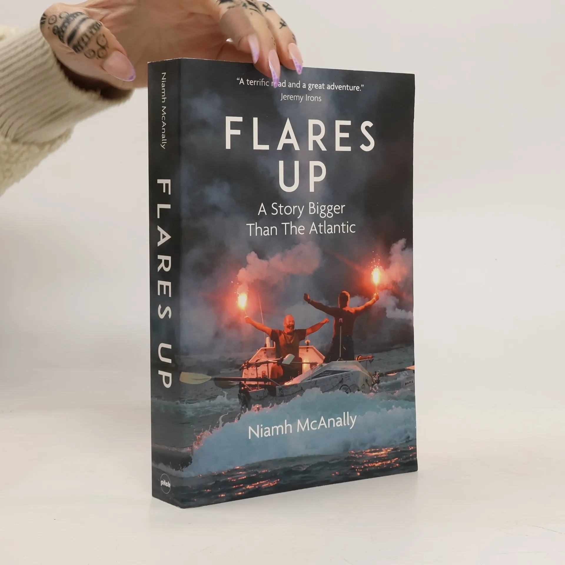 Flares Up | Book | Paperback | Niamh McAnally | EN