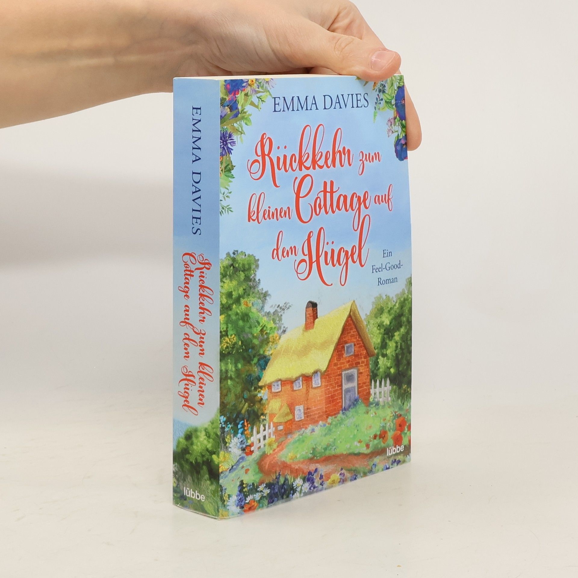 Emma Davies Rückkehr zum kleinen Cottage auf dem Hügel