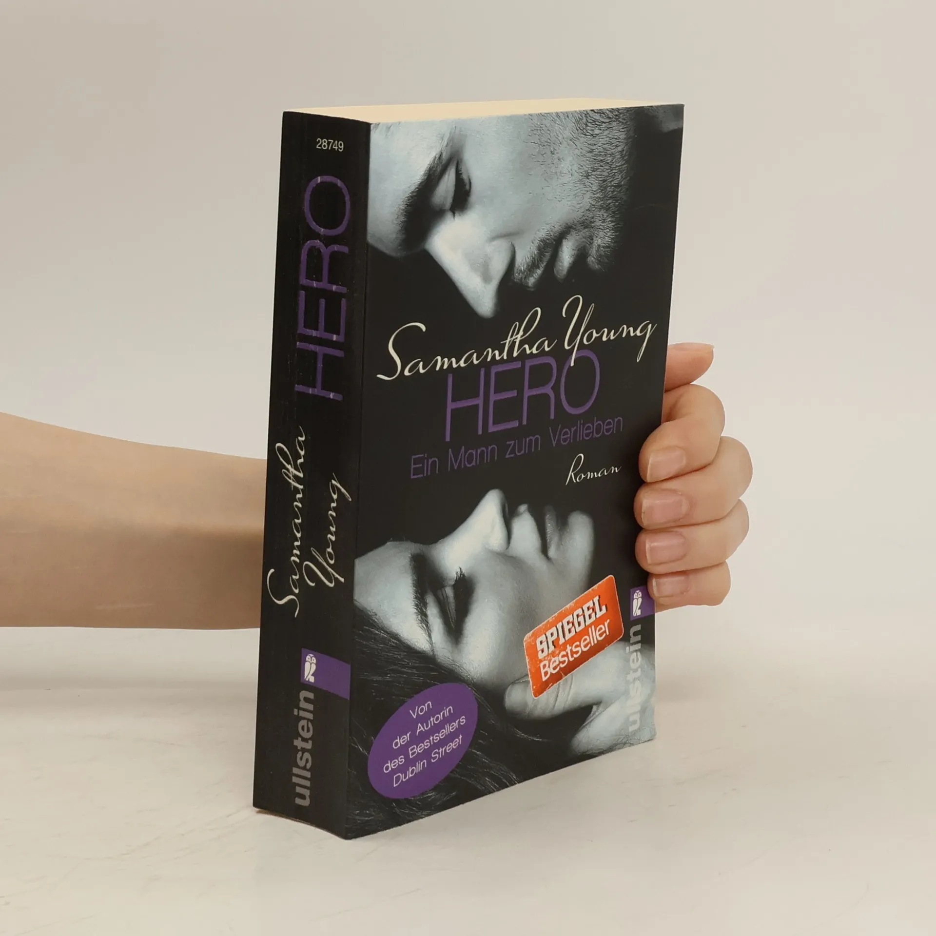 Hero. Ein Mann zum Verlieben | Kniha | pevná | Samantha Young | DE