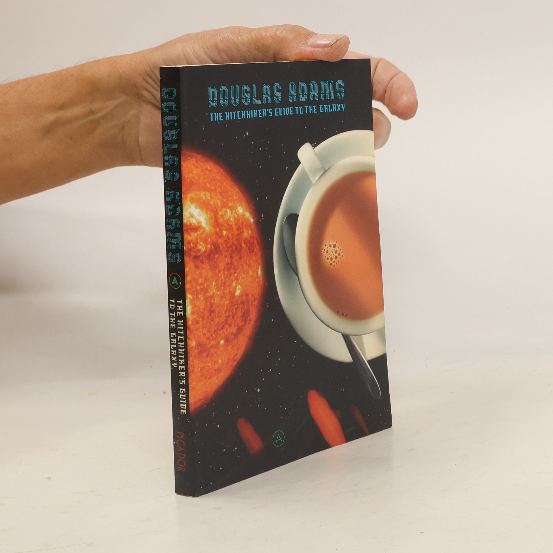 Douglas Adams The hitchhiker's guide to the galaxy