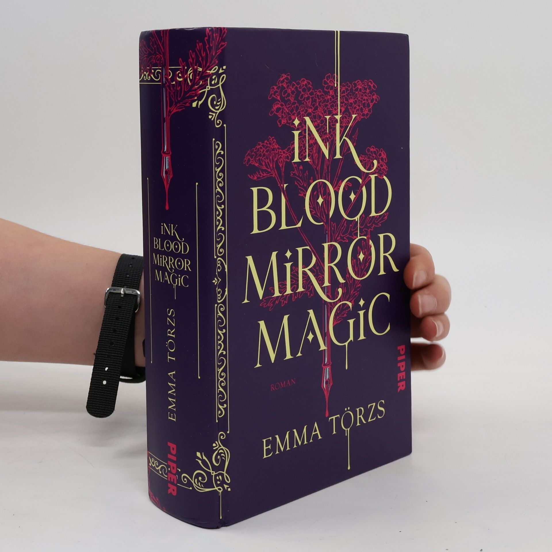 Emma Törzs Ink Blood Mirror Magic