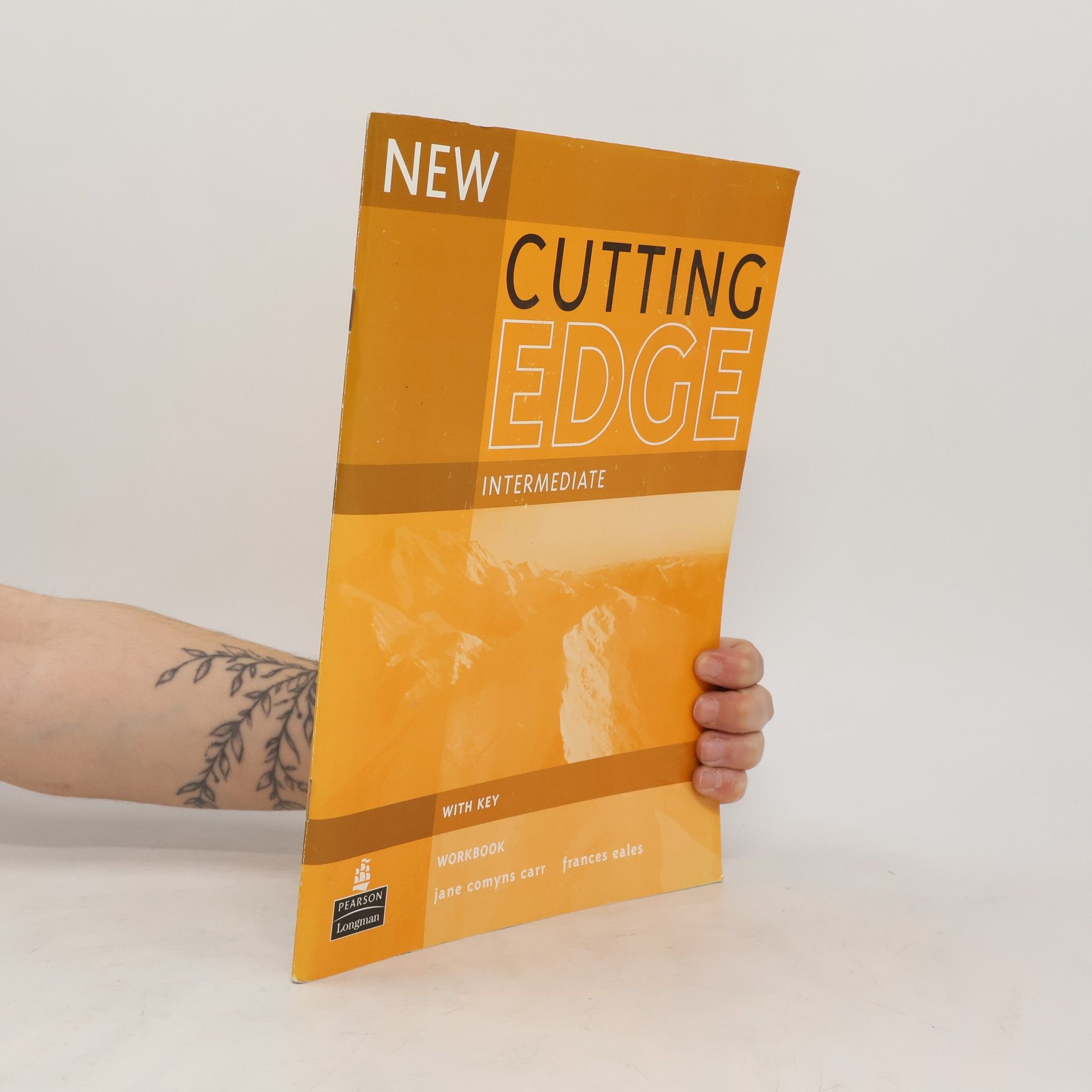 Jane Comyns Carr New Cutting Edge. Intermediate Workbook