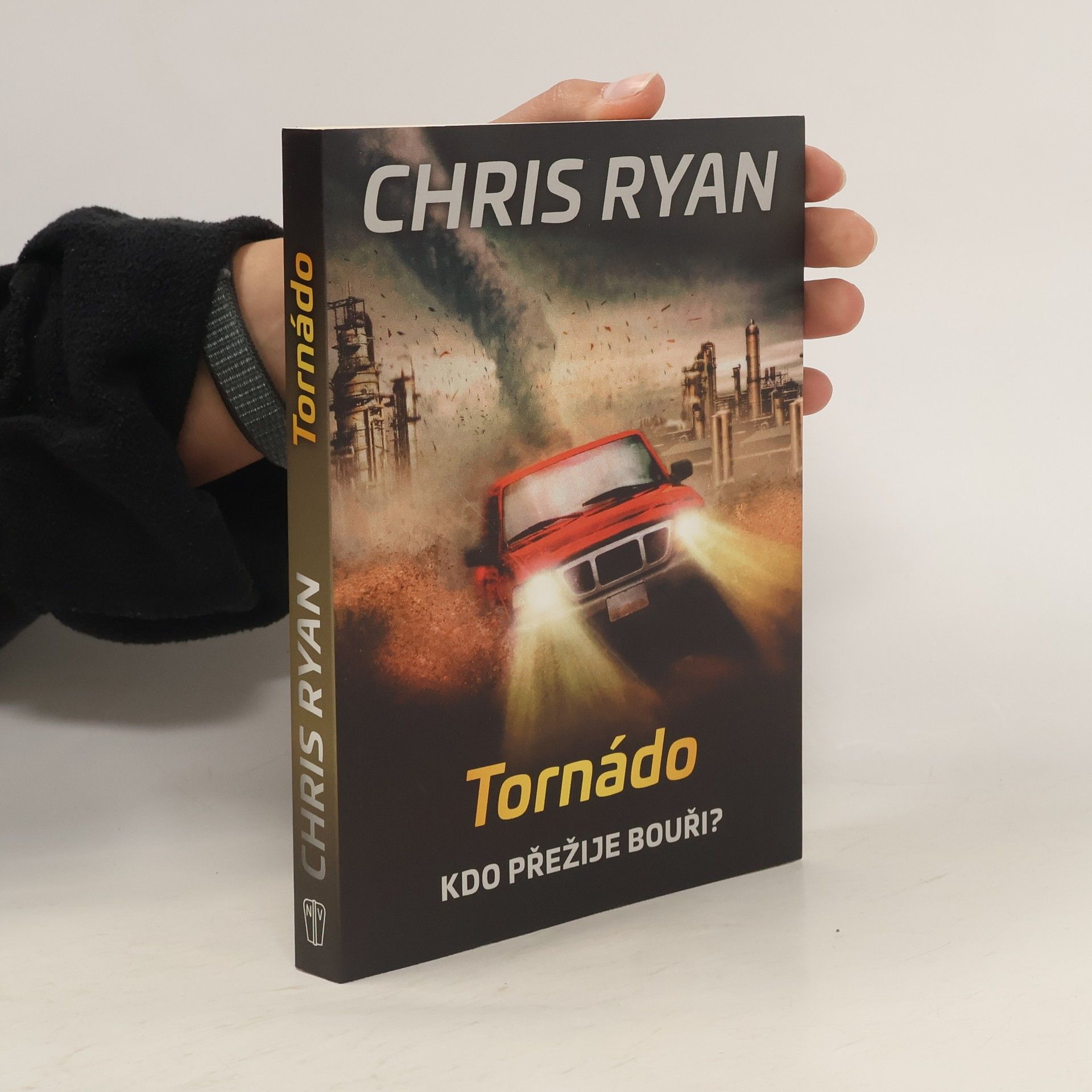 Chris Ryan Tornádo - Kdo přežije bouři?
