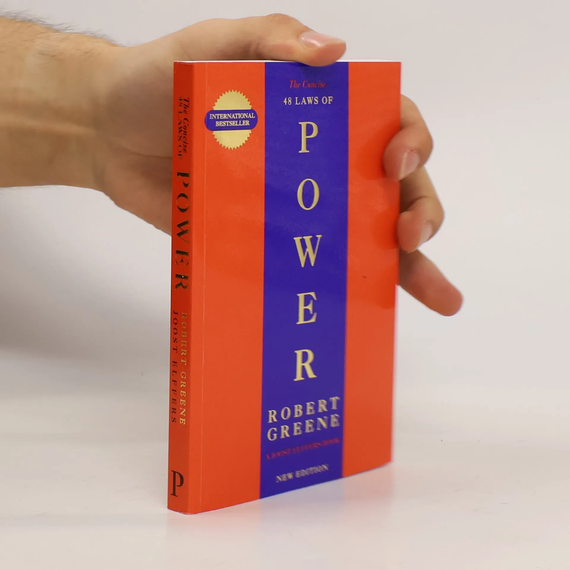The Concise. 48 Laws of Power | Book | Robert Greene | EN
