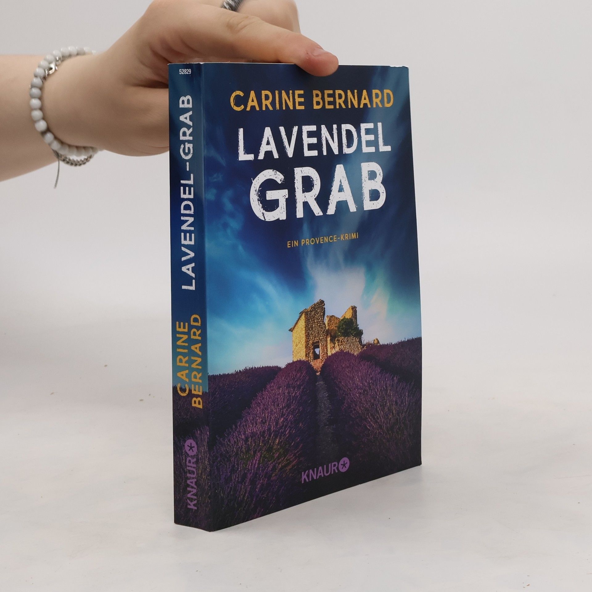 Carine Bernard Lavendel-Grab