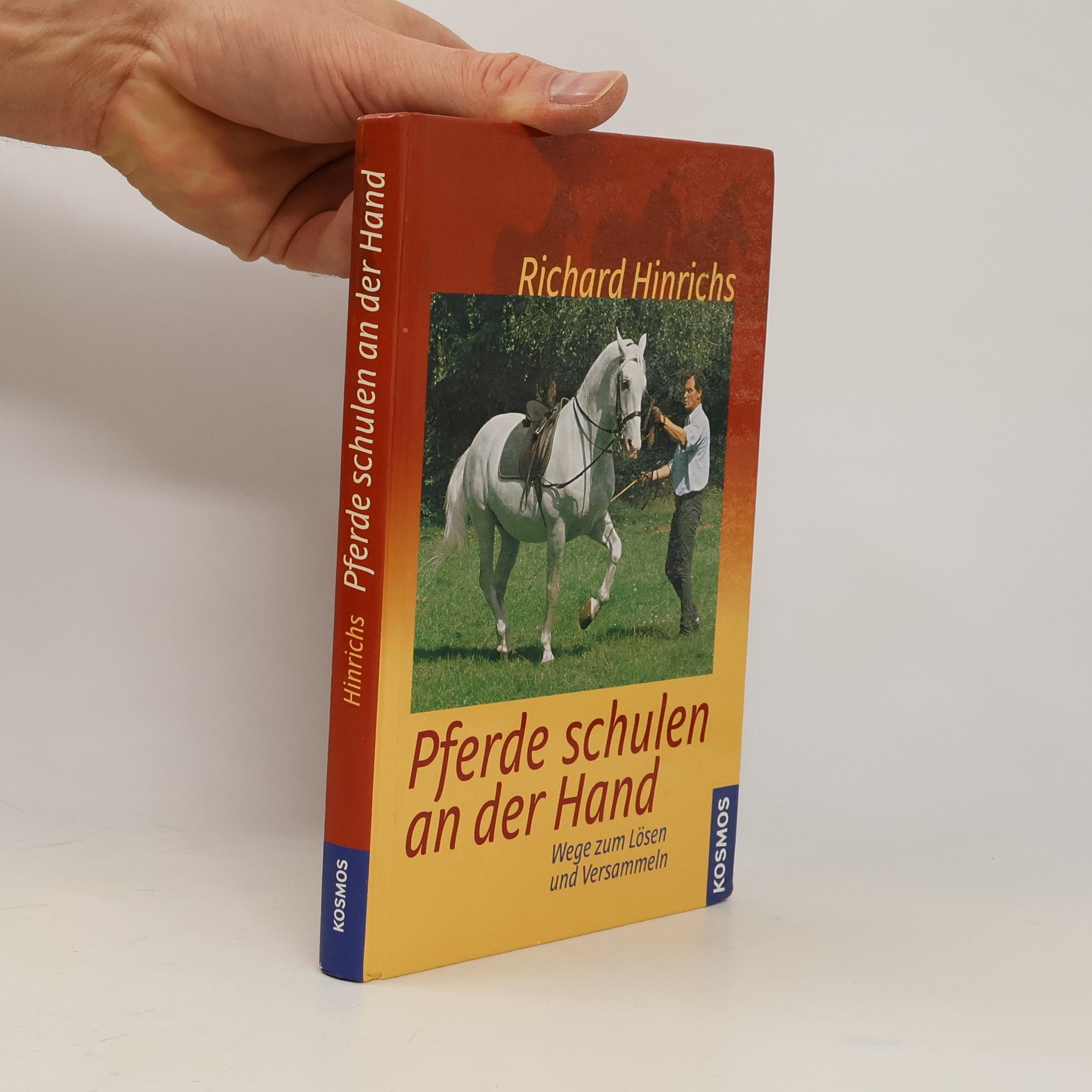 Richard Hinrichs Pferde schulen an der Hand