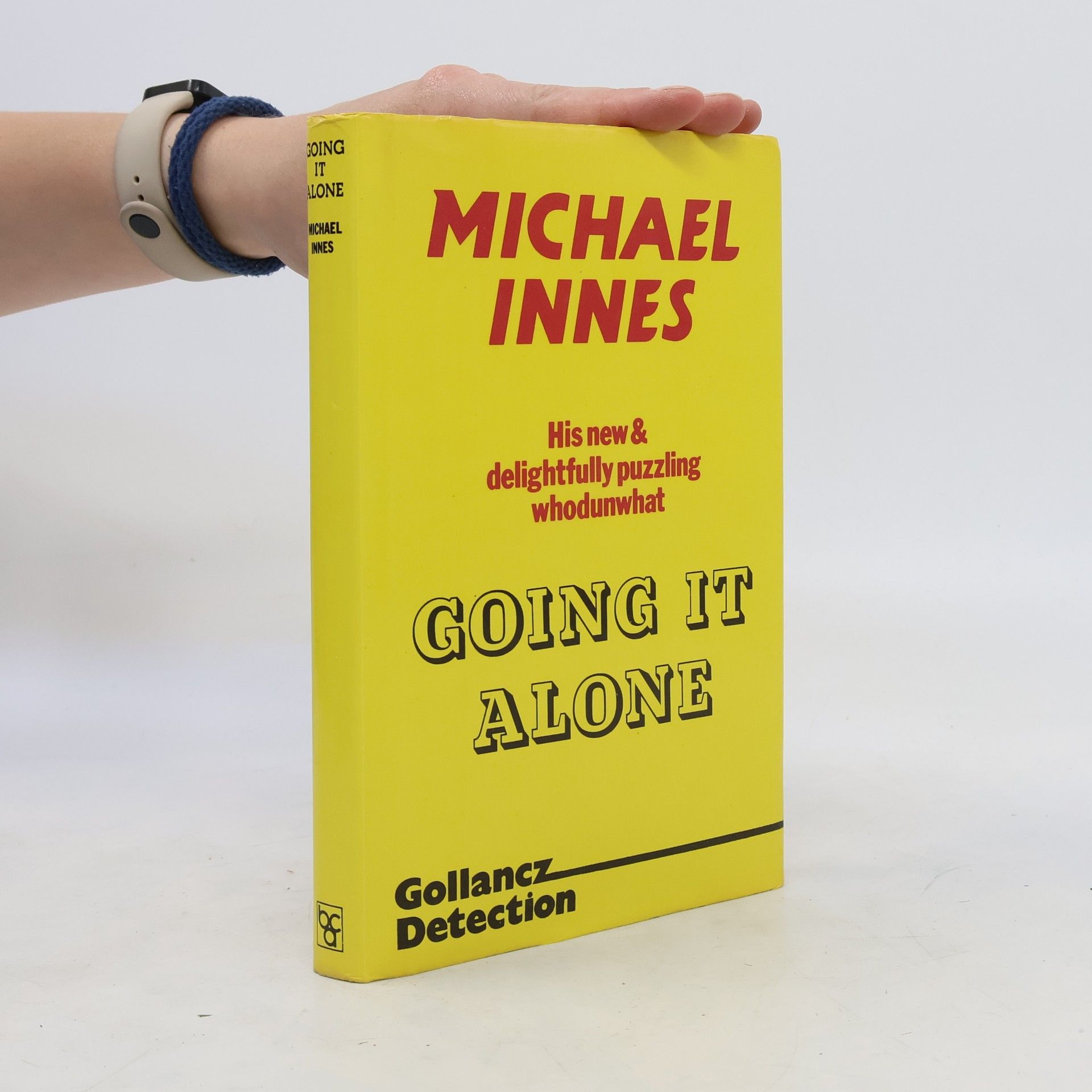 Michael Innes Going it Alone