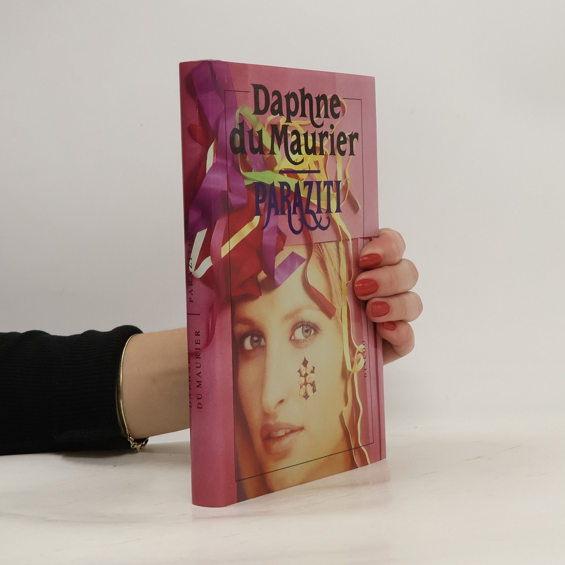 Daphne du Maurierová Paraziti