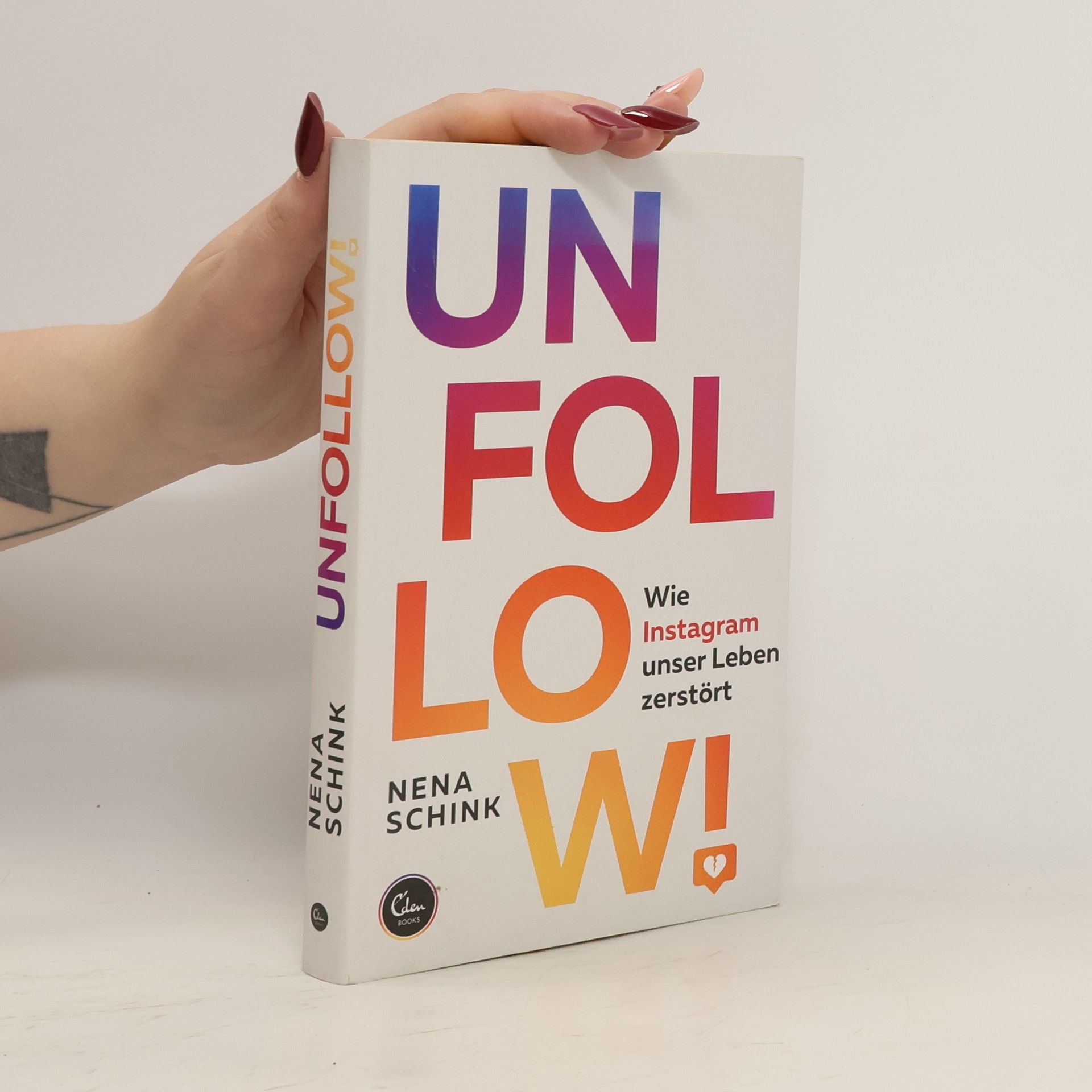 Nena Schink UNFOLLOW!