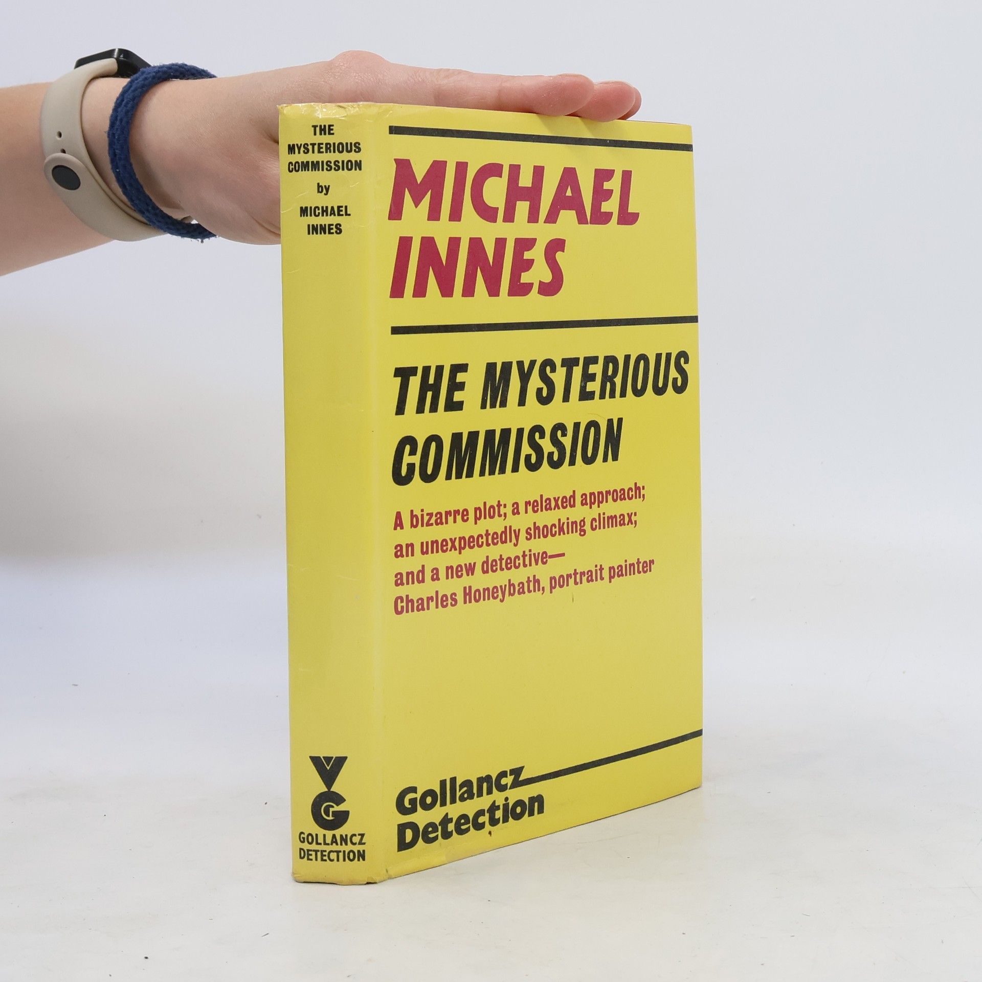 Michael A. Innes The Mysterious Commission