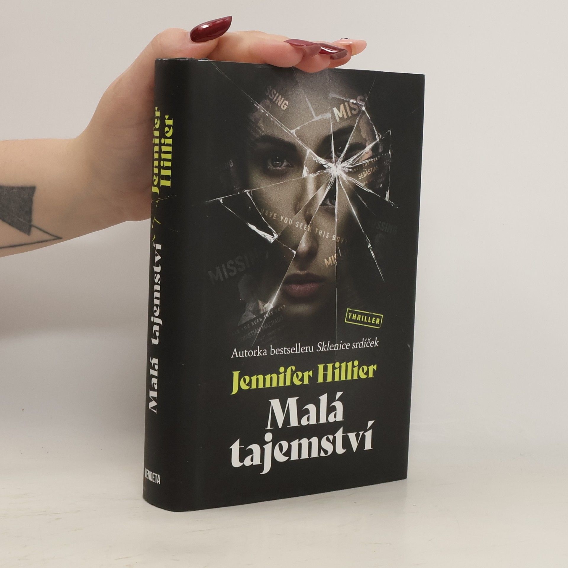 Jennifer Hillier Malá tajemství
