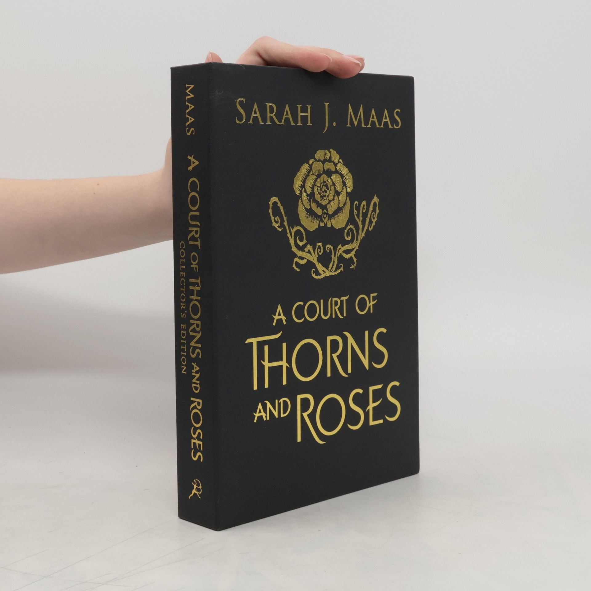 Sarah J. Maas A Court of Thorns And Roses