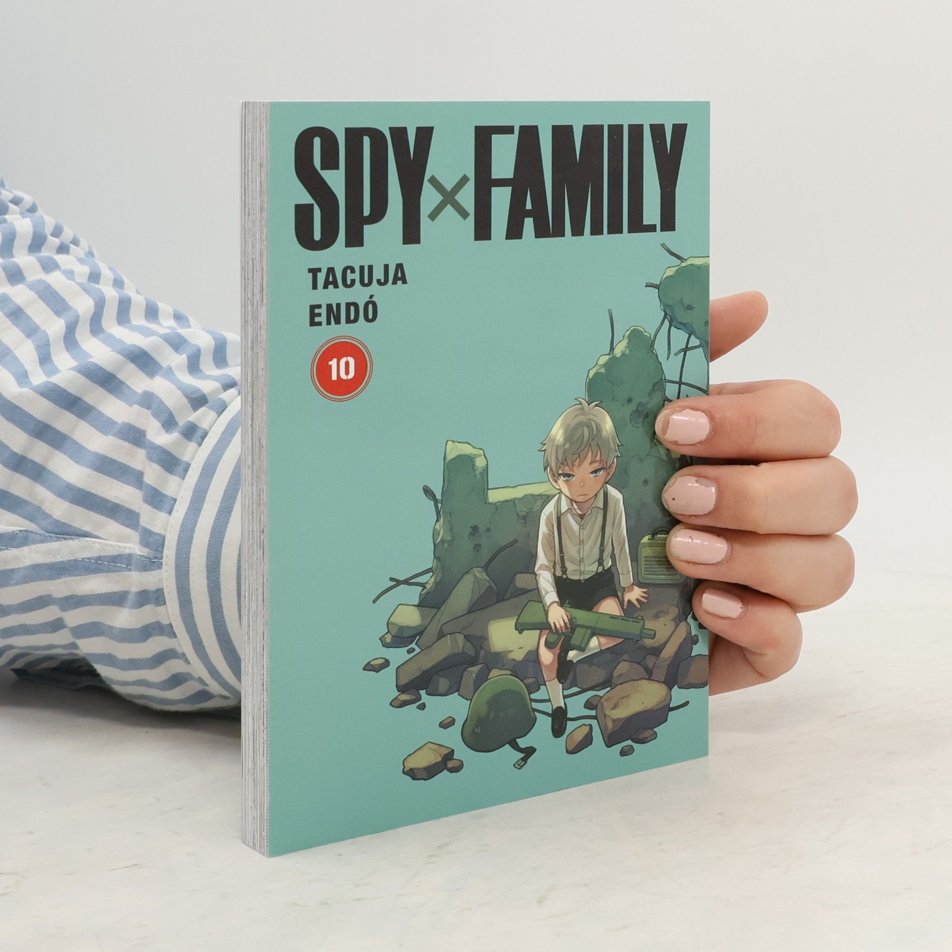 Tacuja Endó Spy x Family 10
