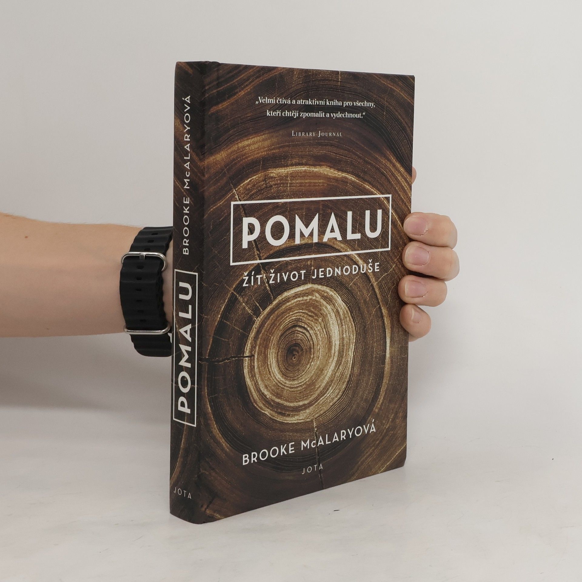 Brooke McAlary Pomalu