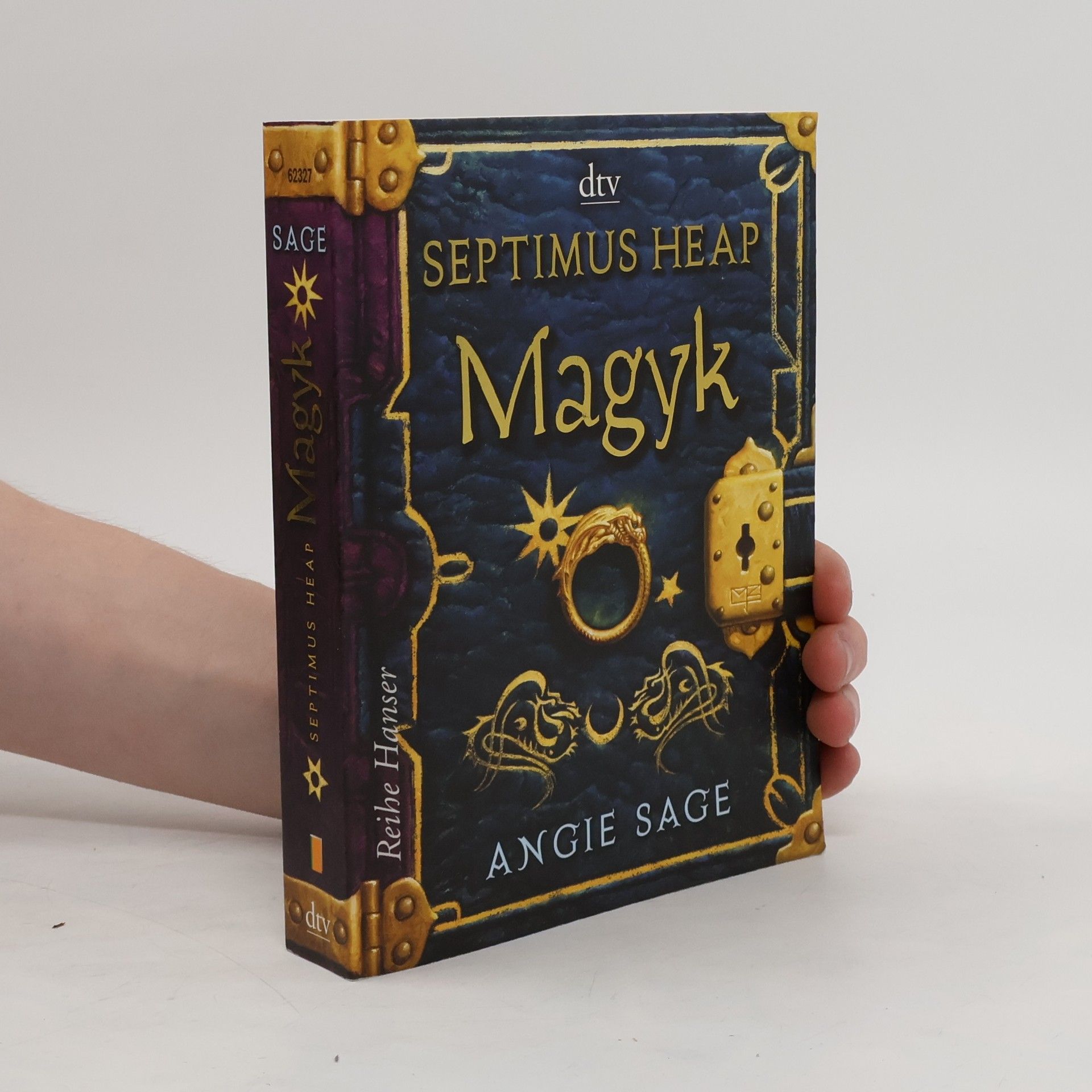 Angie Sage Magyk