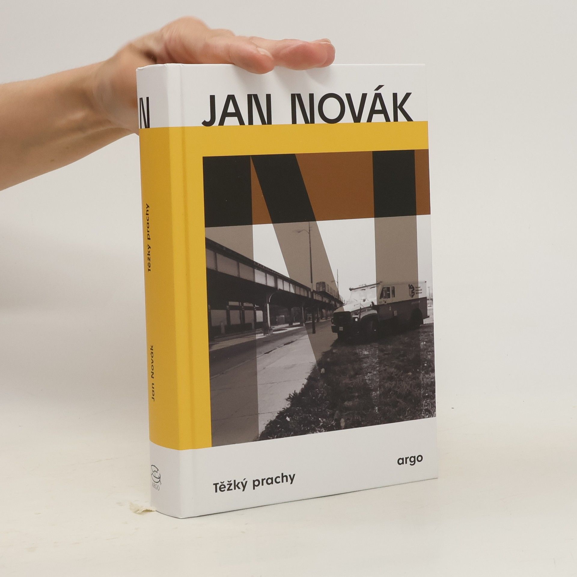 Adam Novák Těžký prachy