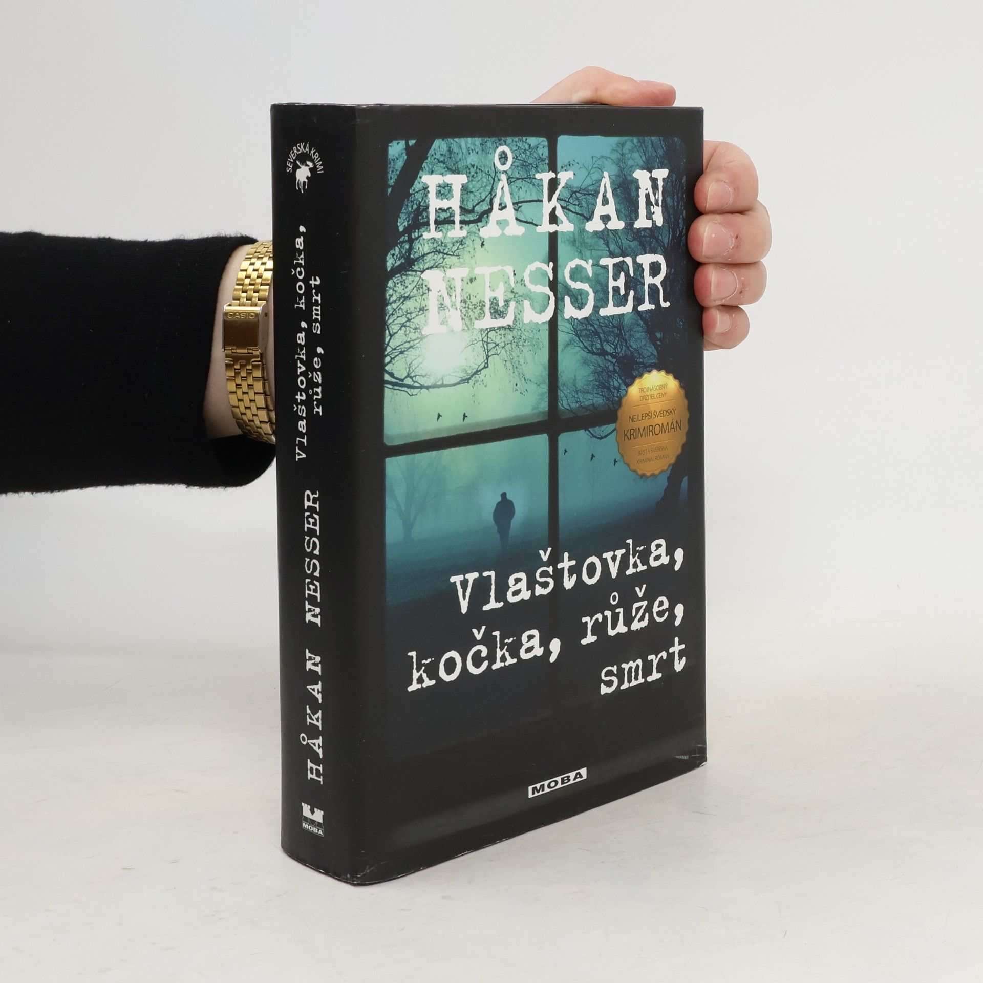 Håkan Nesser Vlaštovka, kočka, růže, smrt