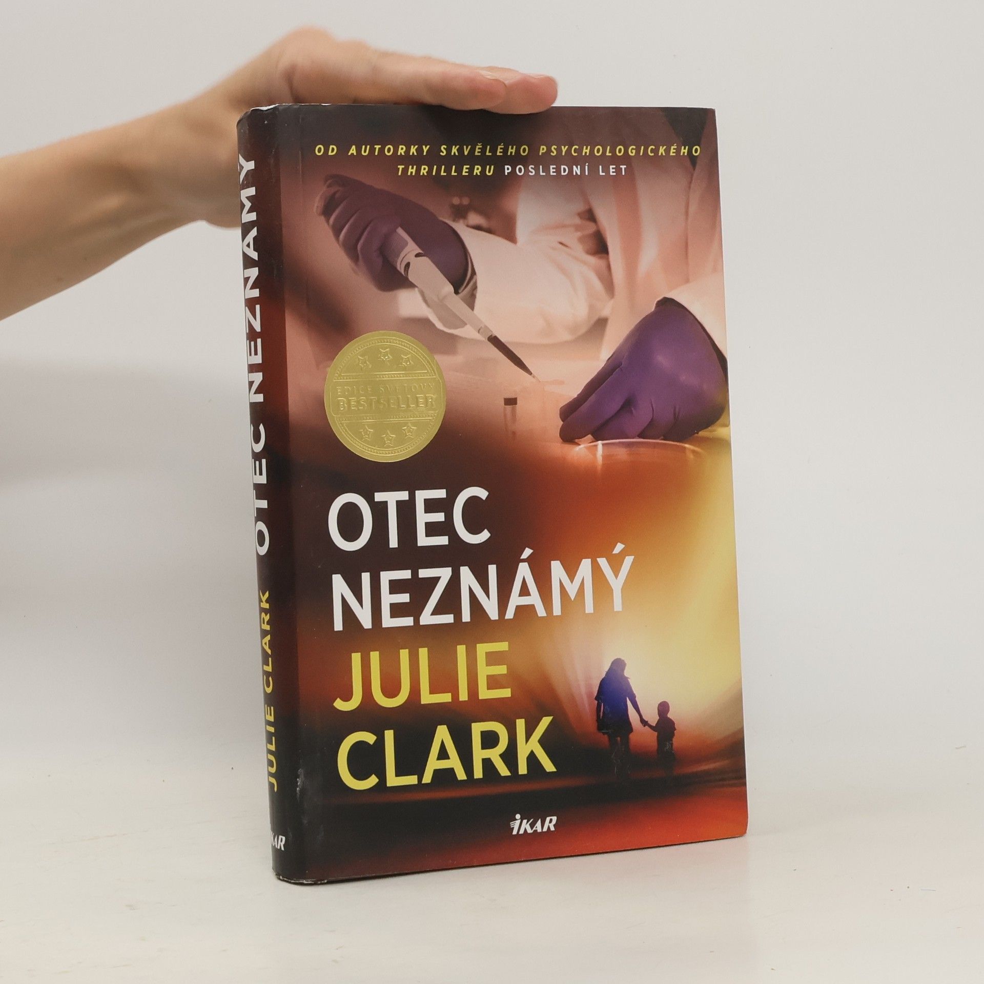 Julie Clark Otec neznámý