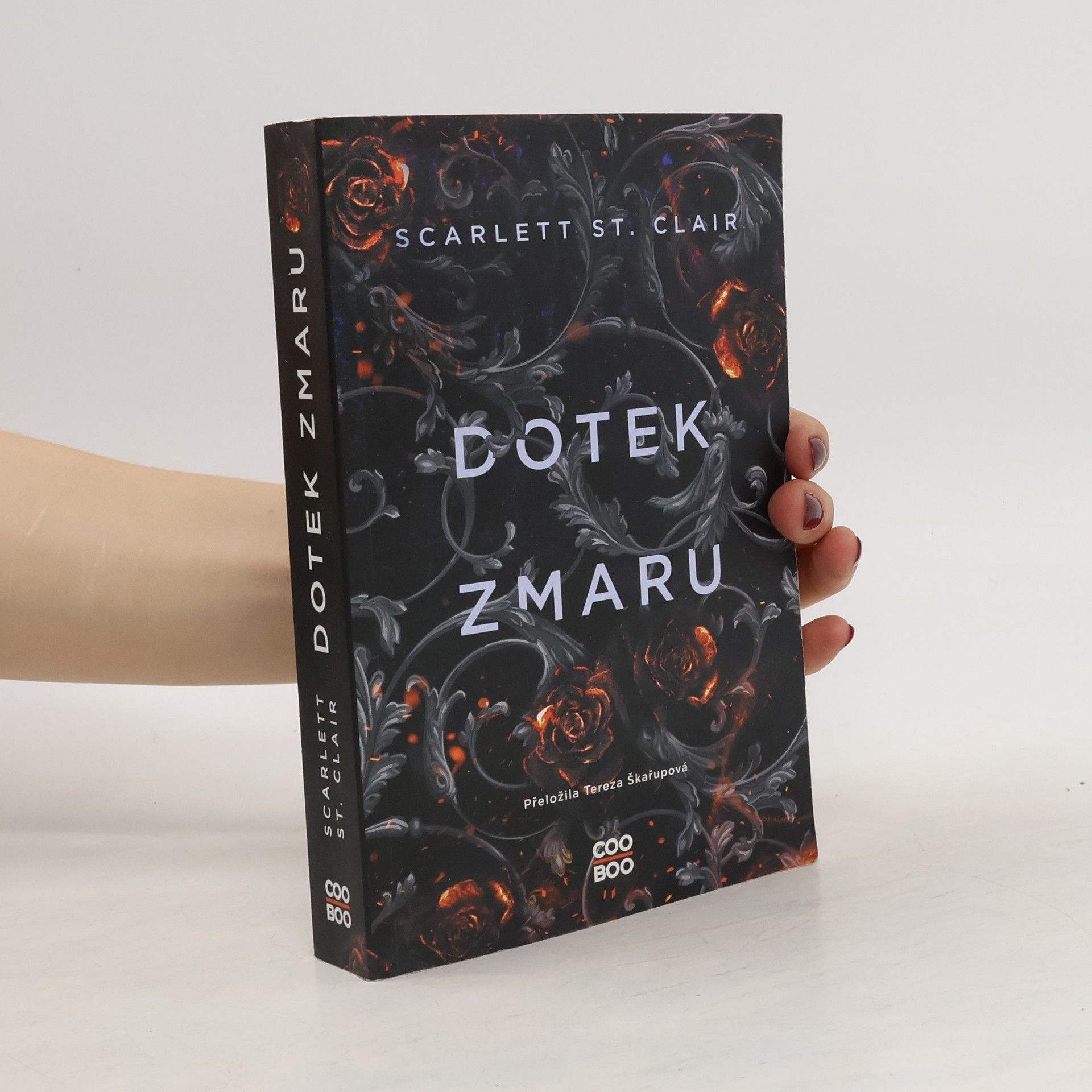 Scarlett St. Clair Dotek zmaru