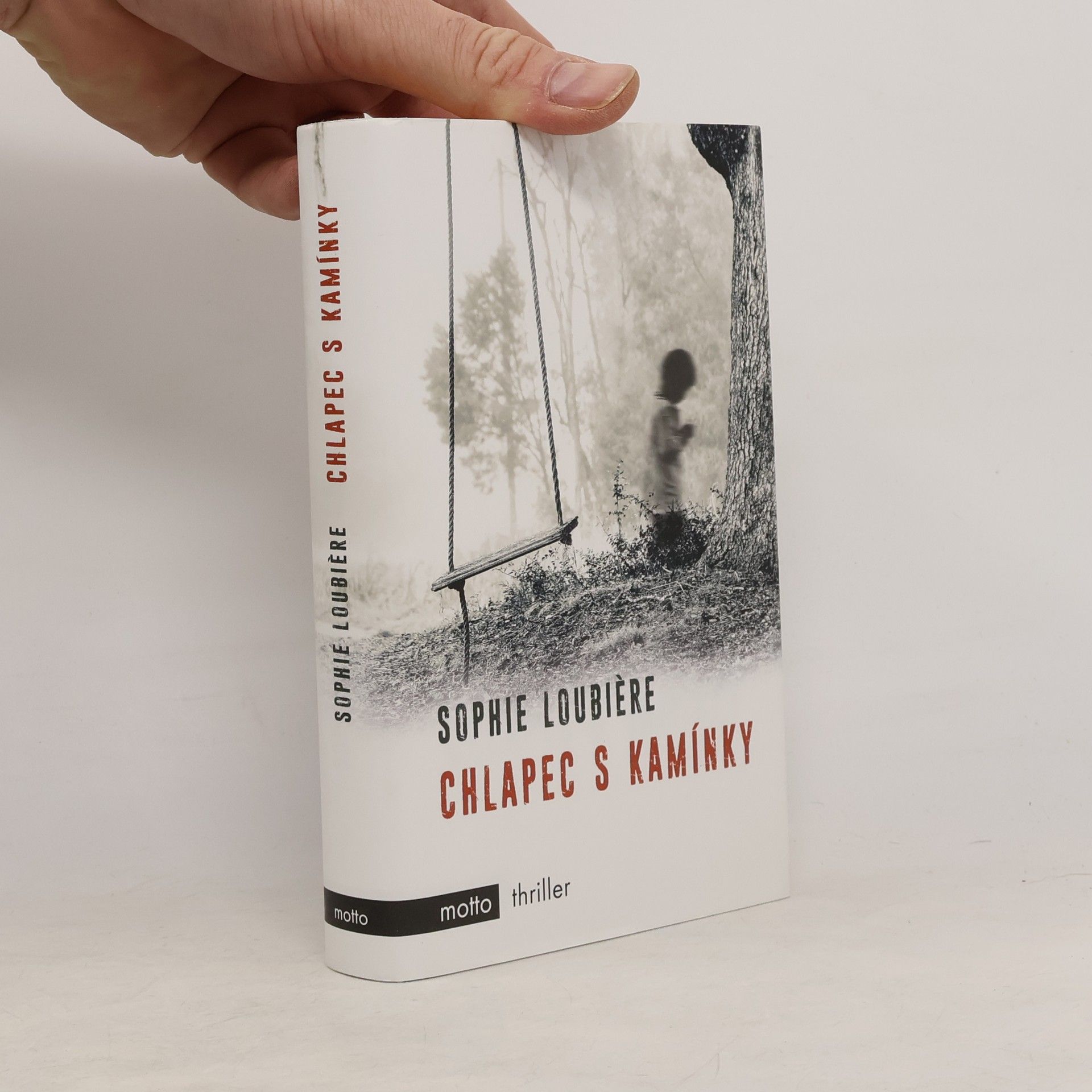 Sophie Loubière Chlapec s kamínky