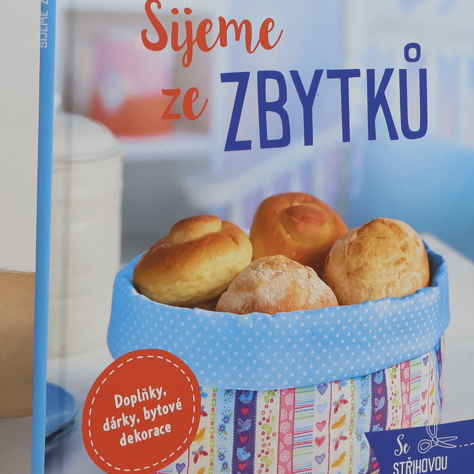 Kolektiv autorů Šijeme ze zbytků