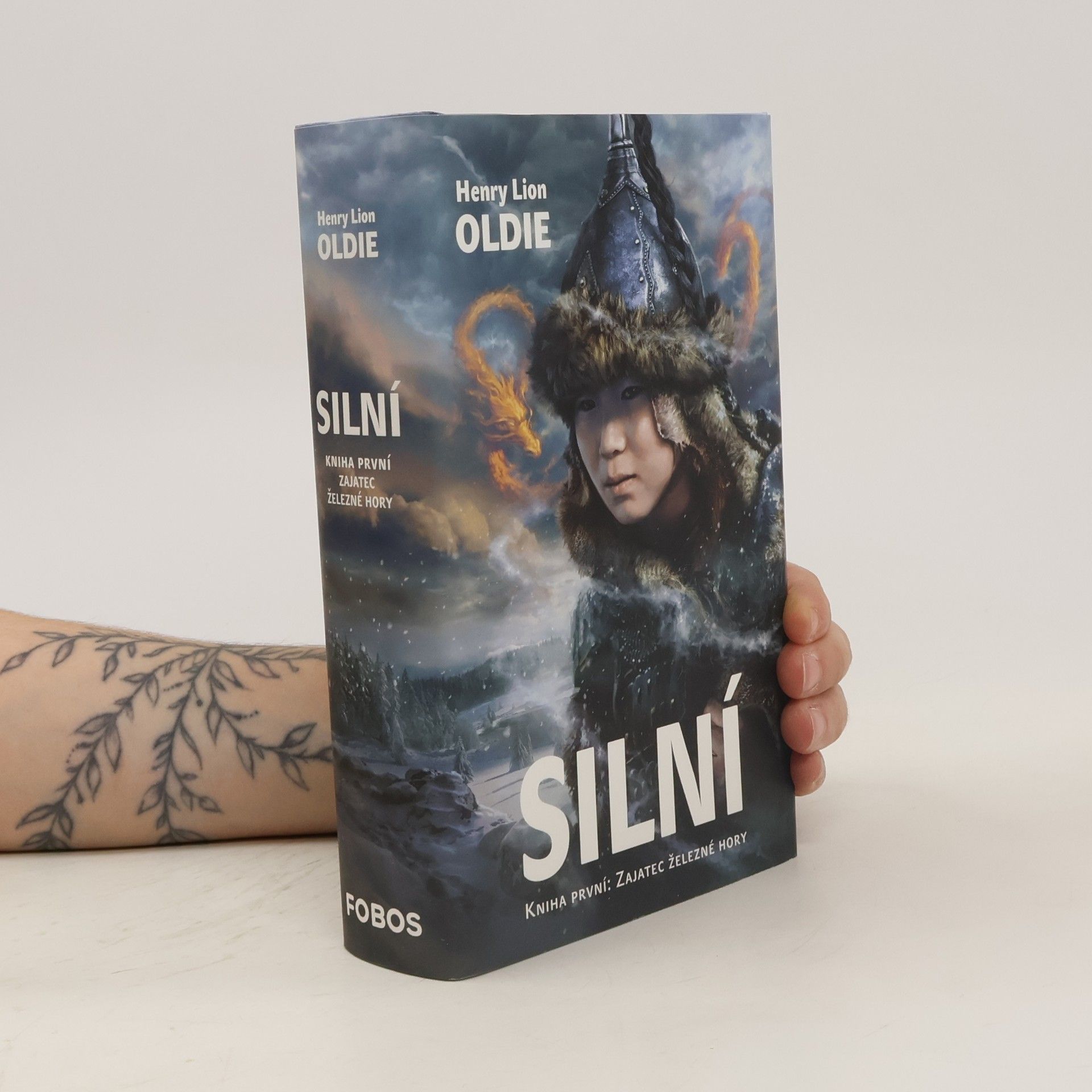 Genrì Lajon Oldì Zajatec železné hory. Silní. 1. díl