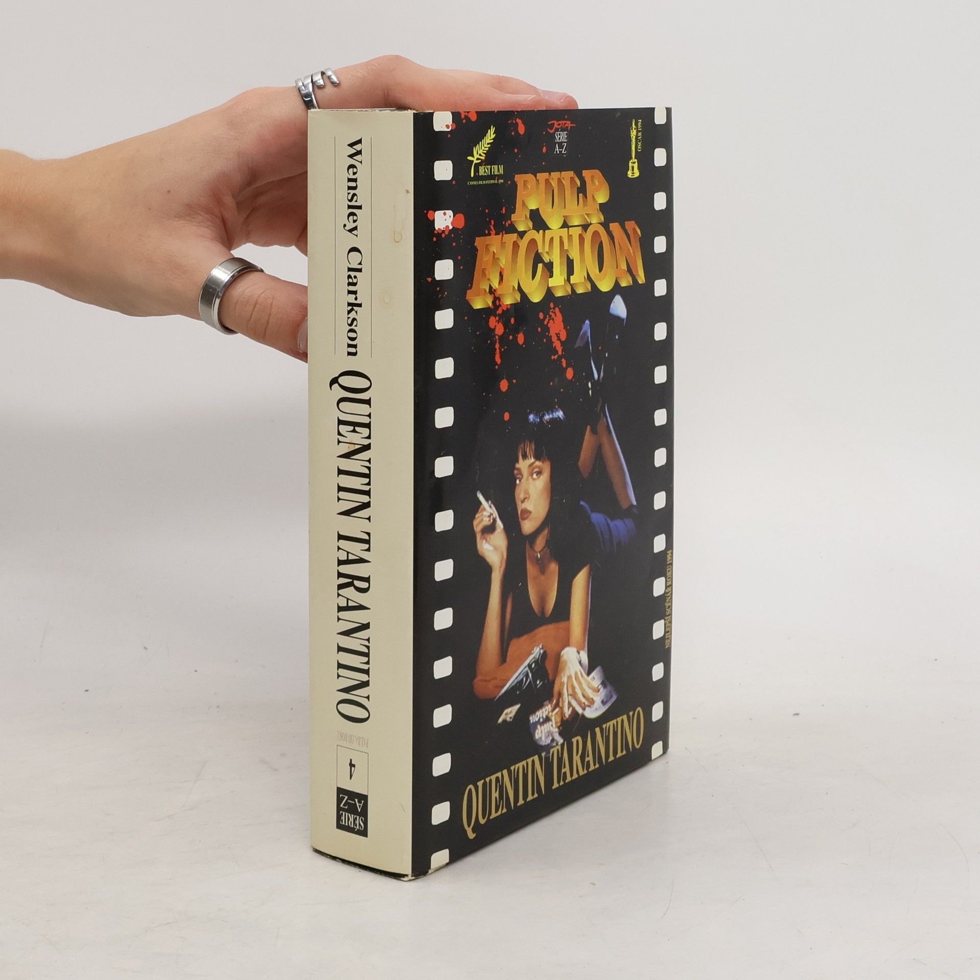 Palba od boku - portrét Quentina Tarantina