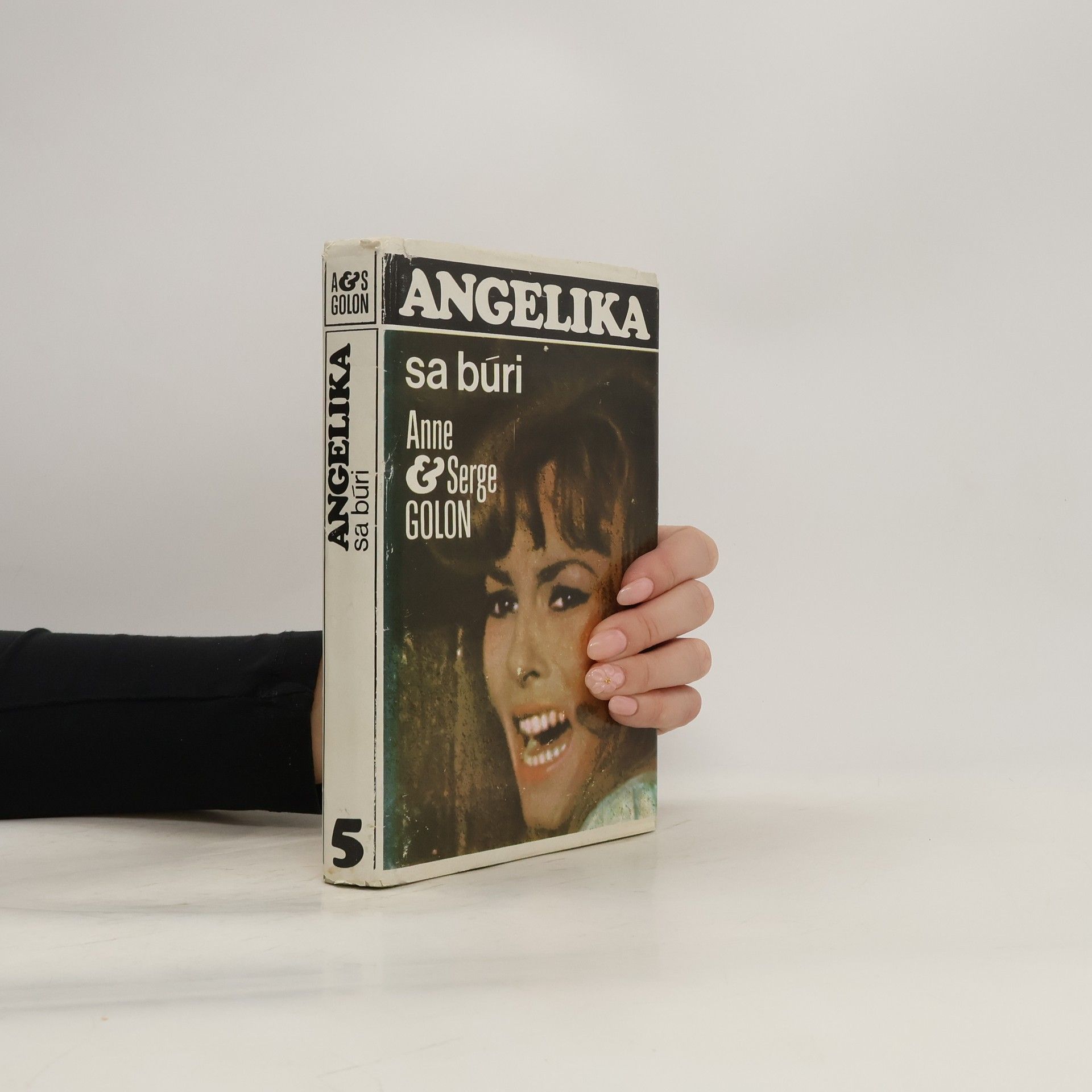 Anne Golon Angelika sa búri 5