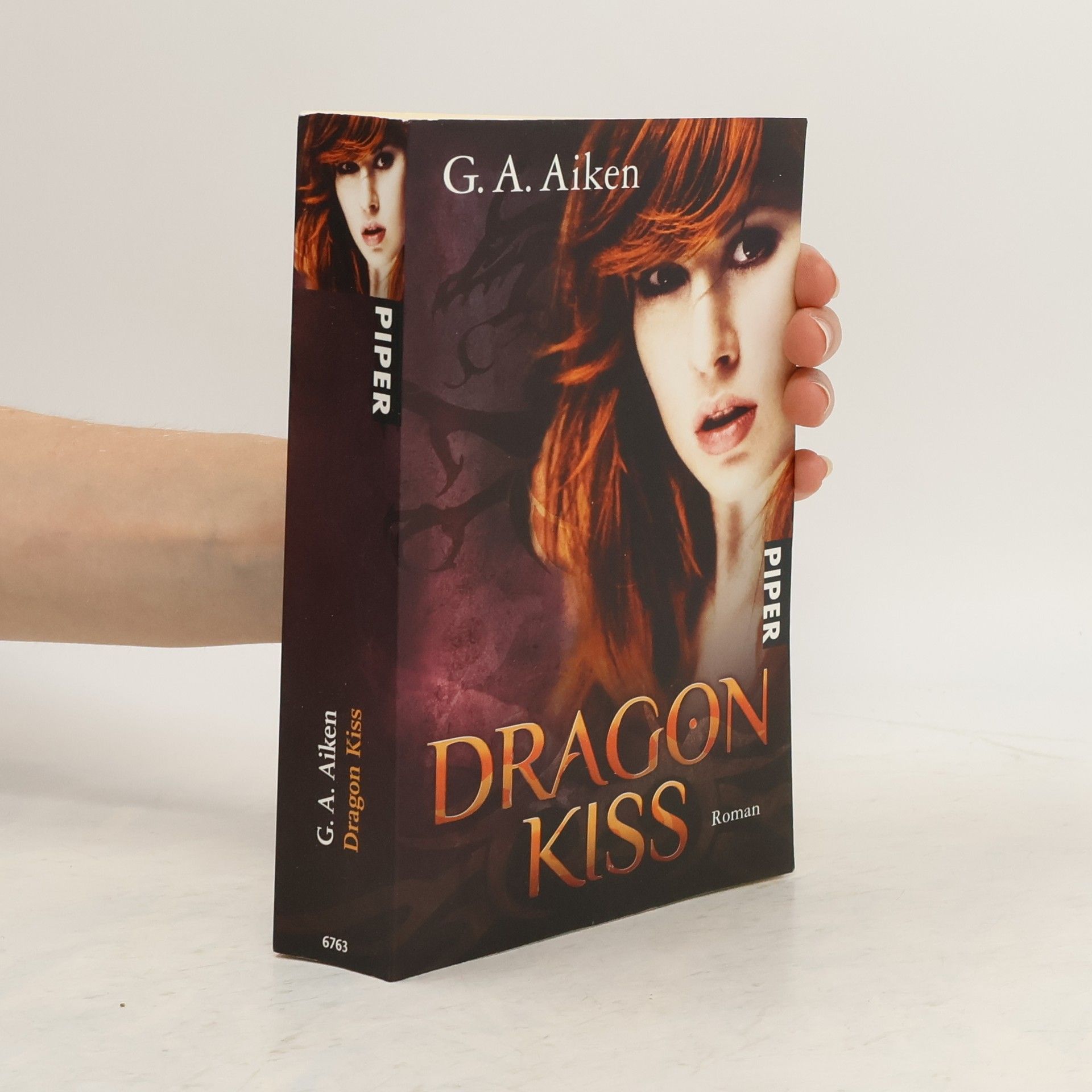 Glynis Aiken Dragon kiss