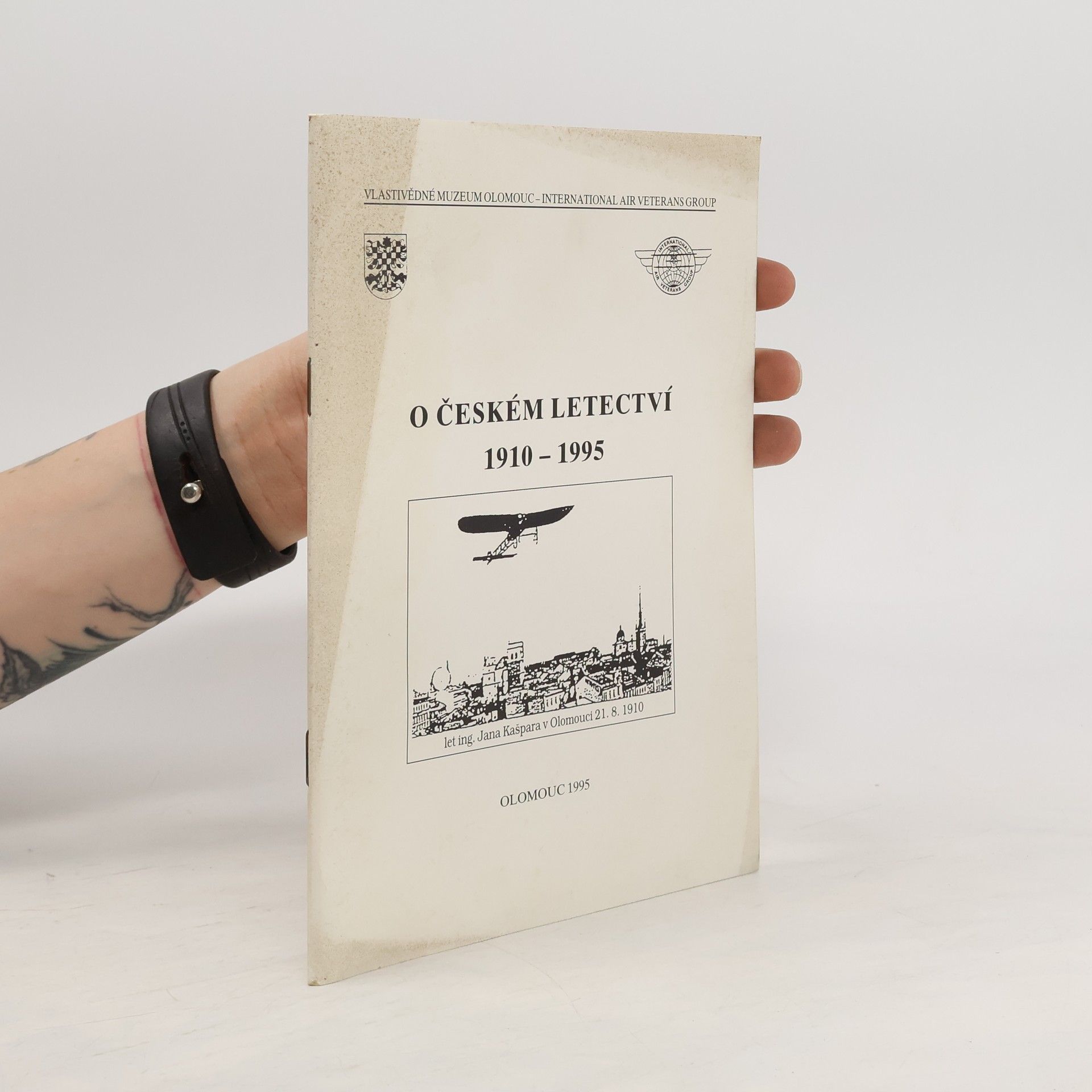 kolektiv O českém letectví 1910-1995