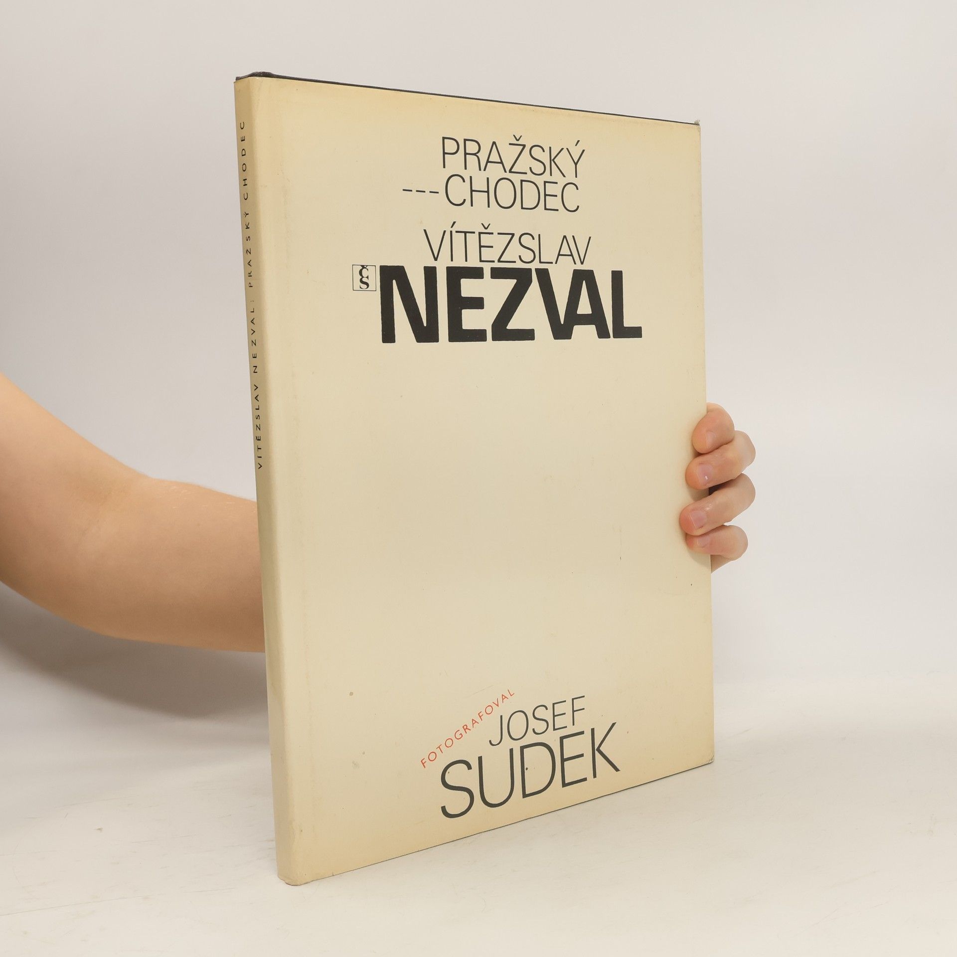 Vítězslav Nezval Pražský chodec