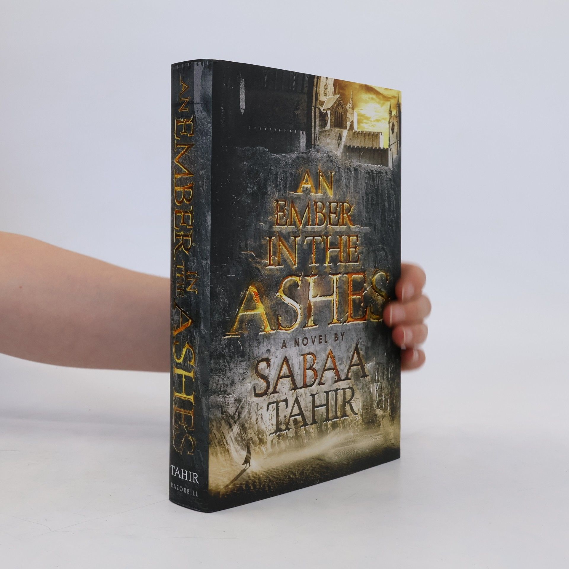Sabaa Tahir An Ember in the Ashes