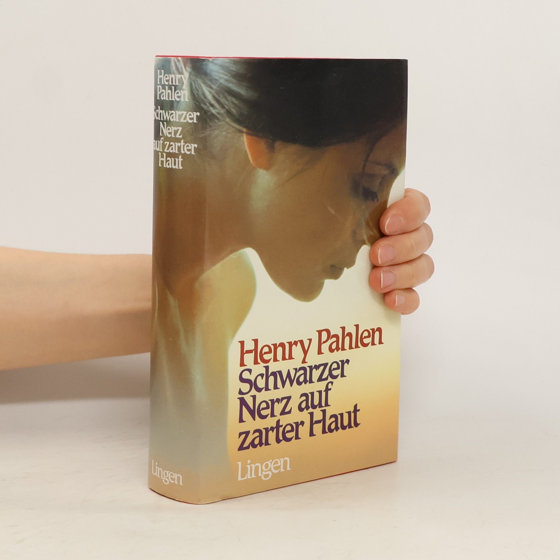 Henry Pahlen Schwarzer Nerz auf zarter Haut