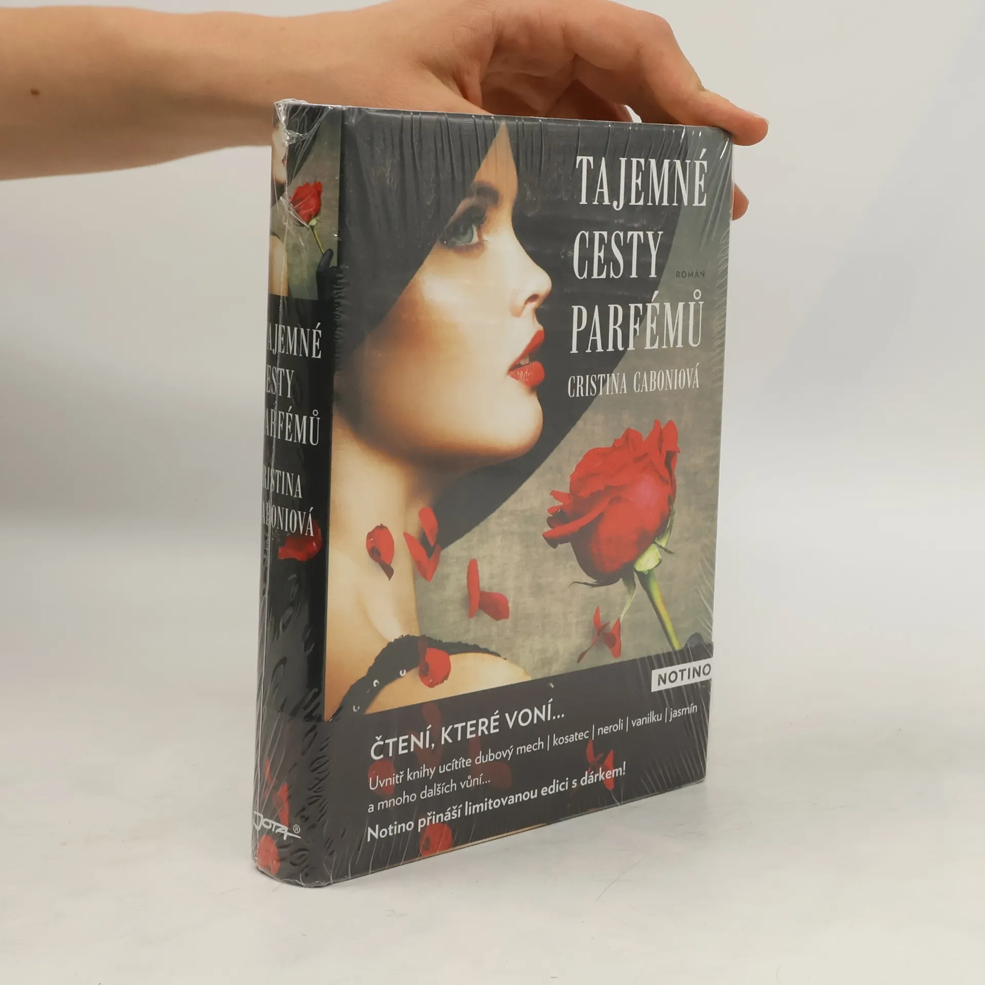 Tajemné cesty parfémů | Book | Cristina Caboni | CS