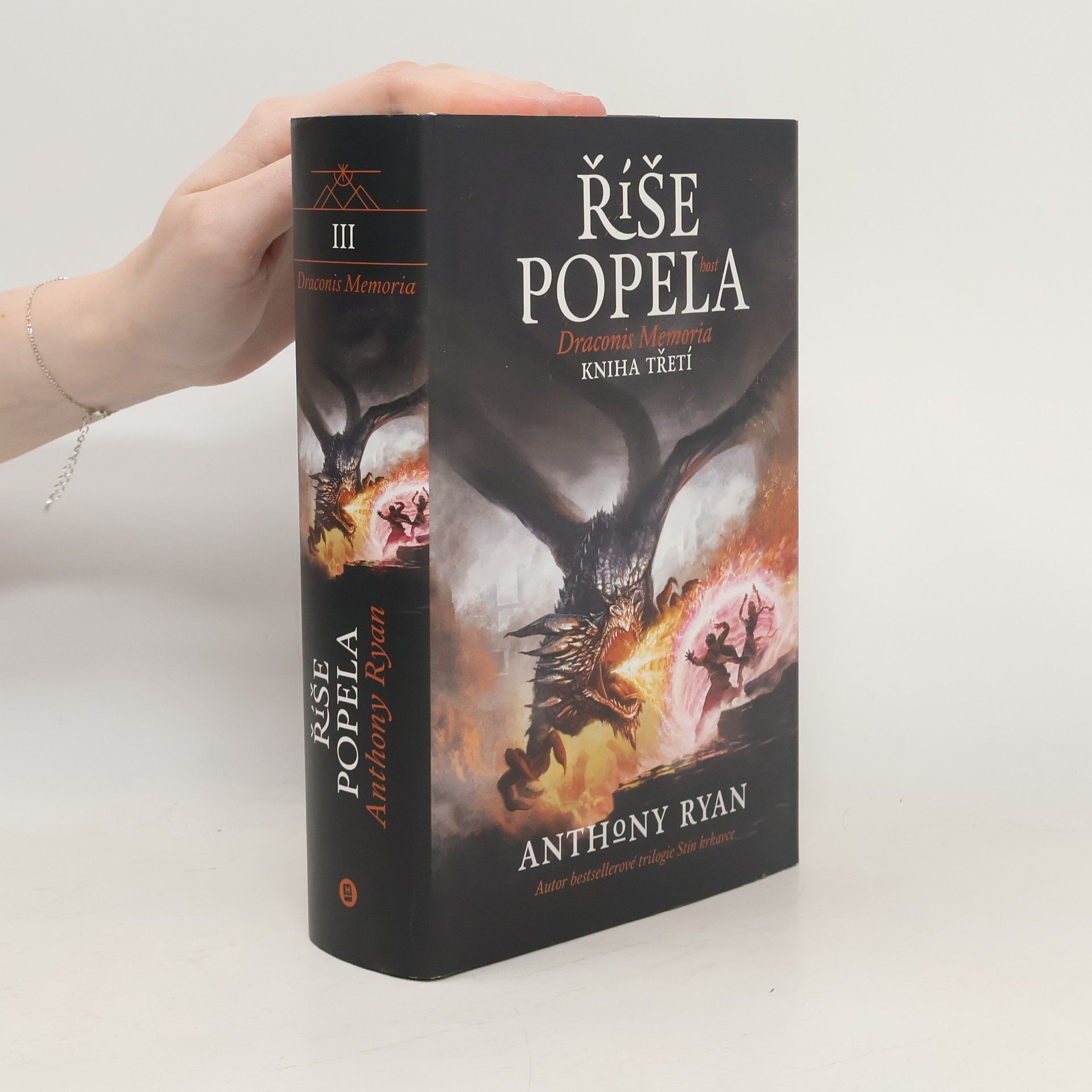 Anthony Ryan Říše popela