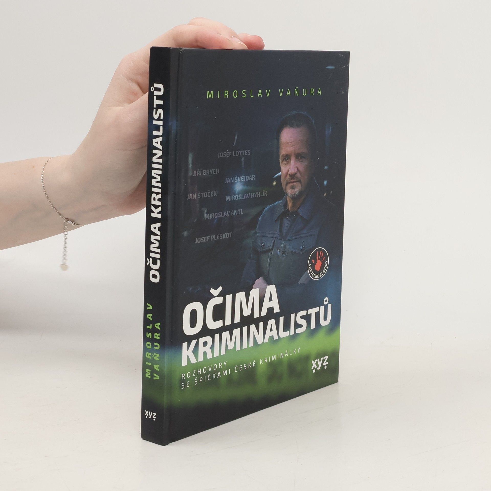 Miroslav Vaňura Očima kriminalistů : rozhovory se špičkami české kriminálky