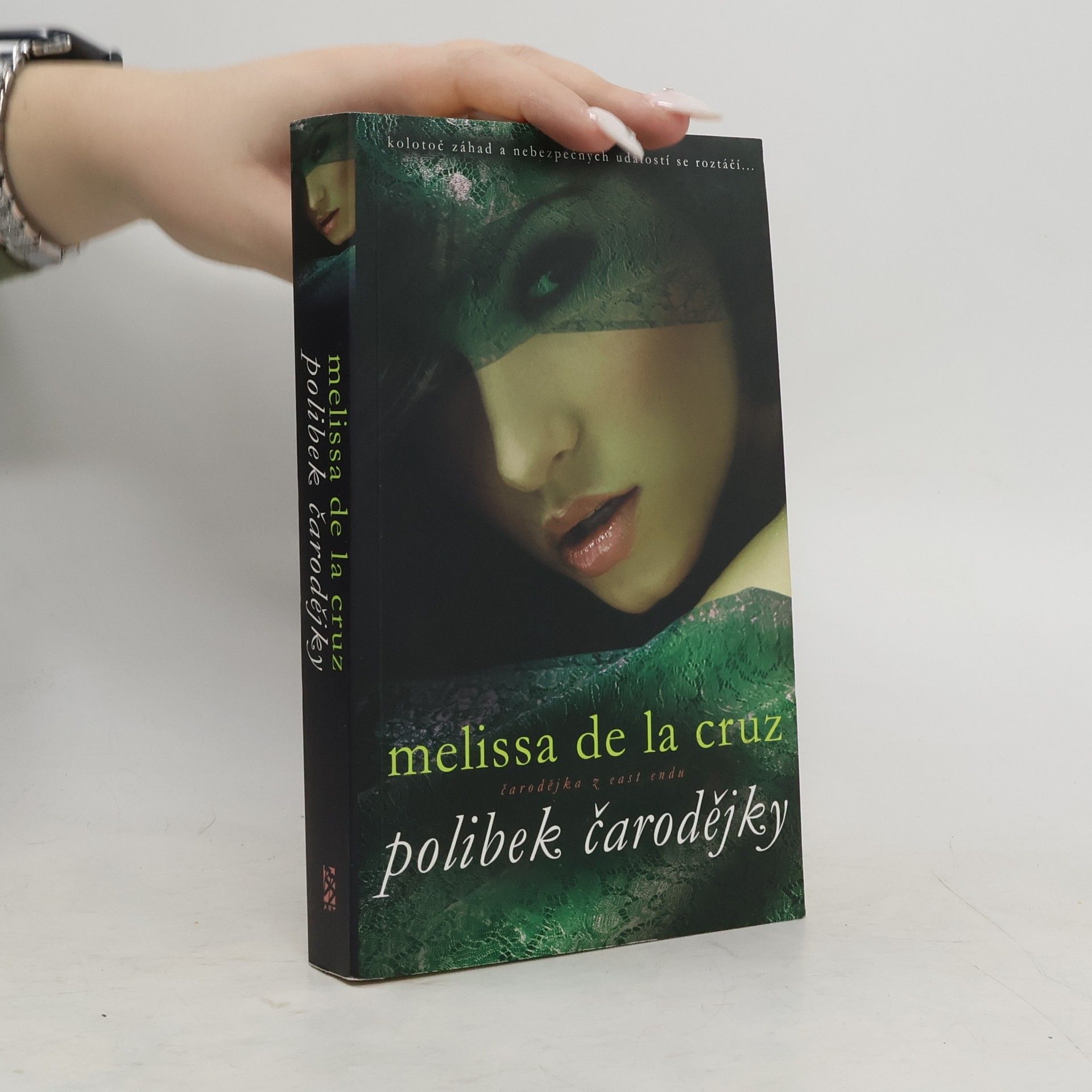 Melissa De la Cruz Polibek čarodějky : čarodějky z East Endu 2