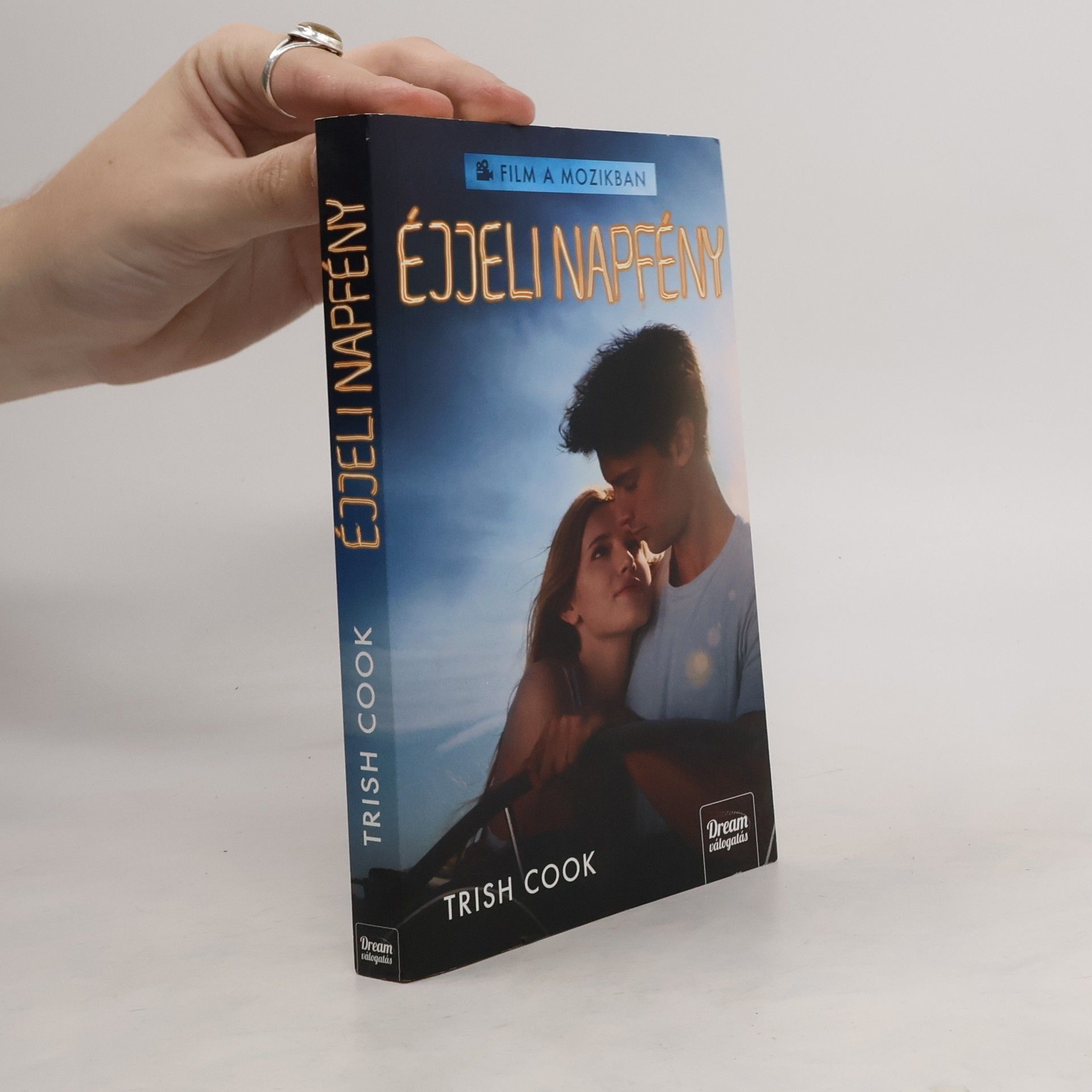 Trish Cook Éjjeli napfény