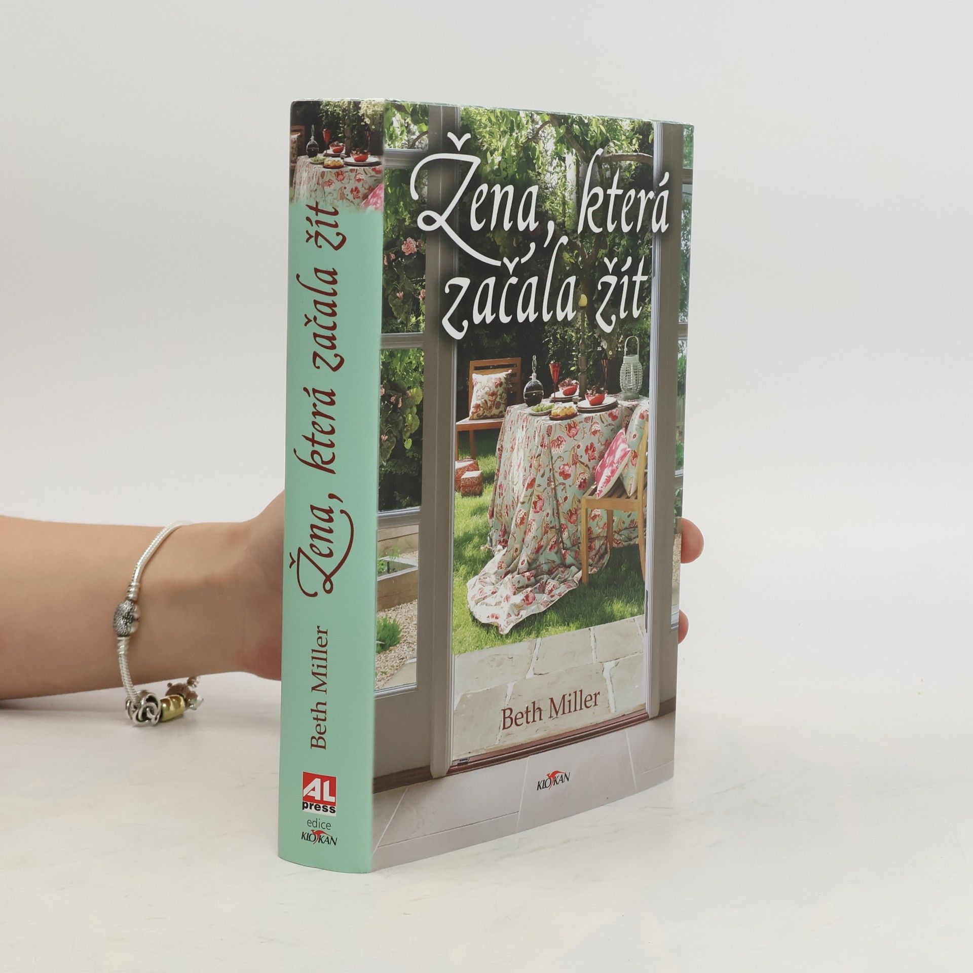 Beth Miller Žena, která začala žít