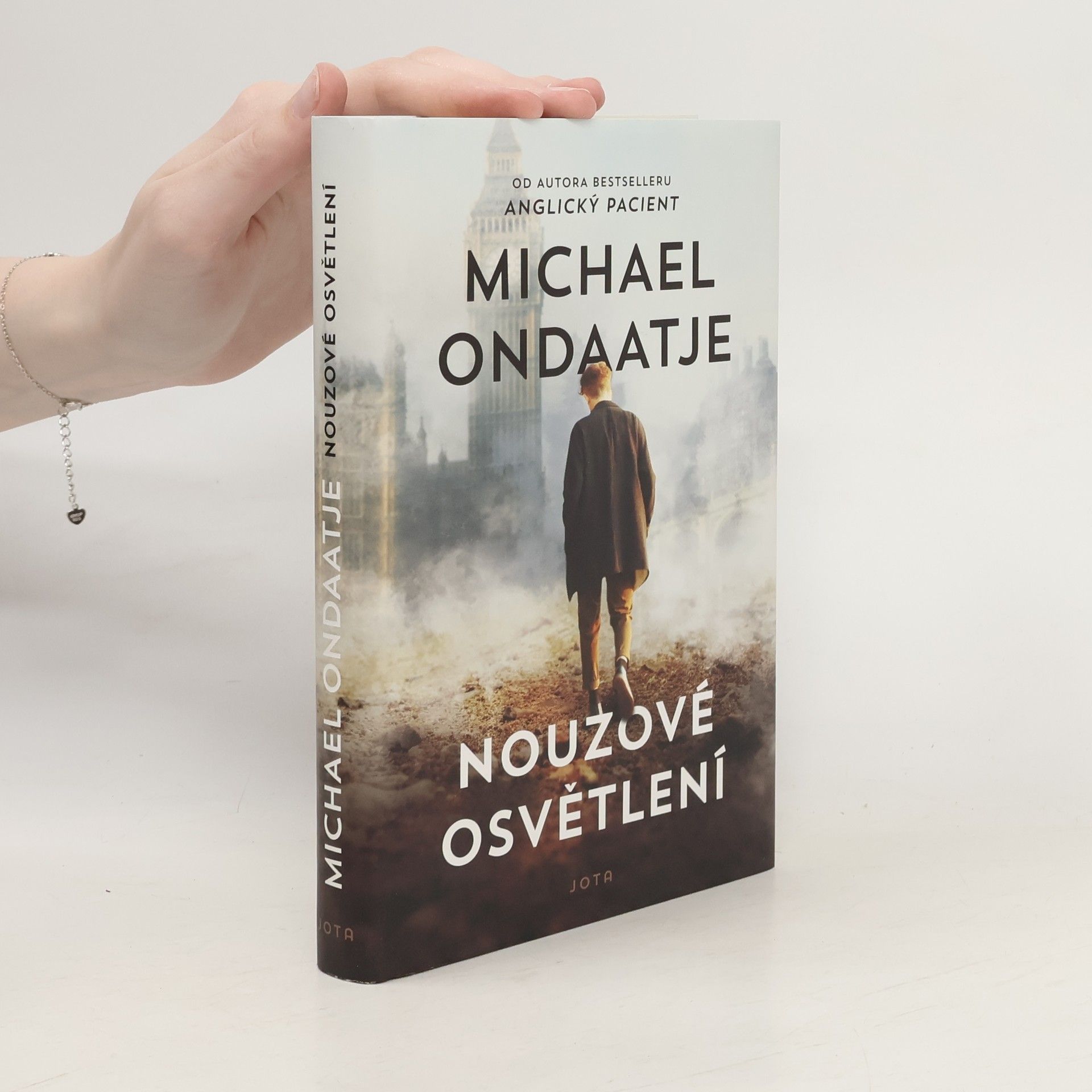 Michael Ondaatje Nouzové osvětlení