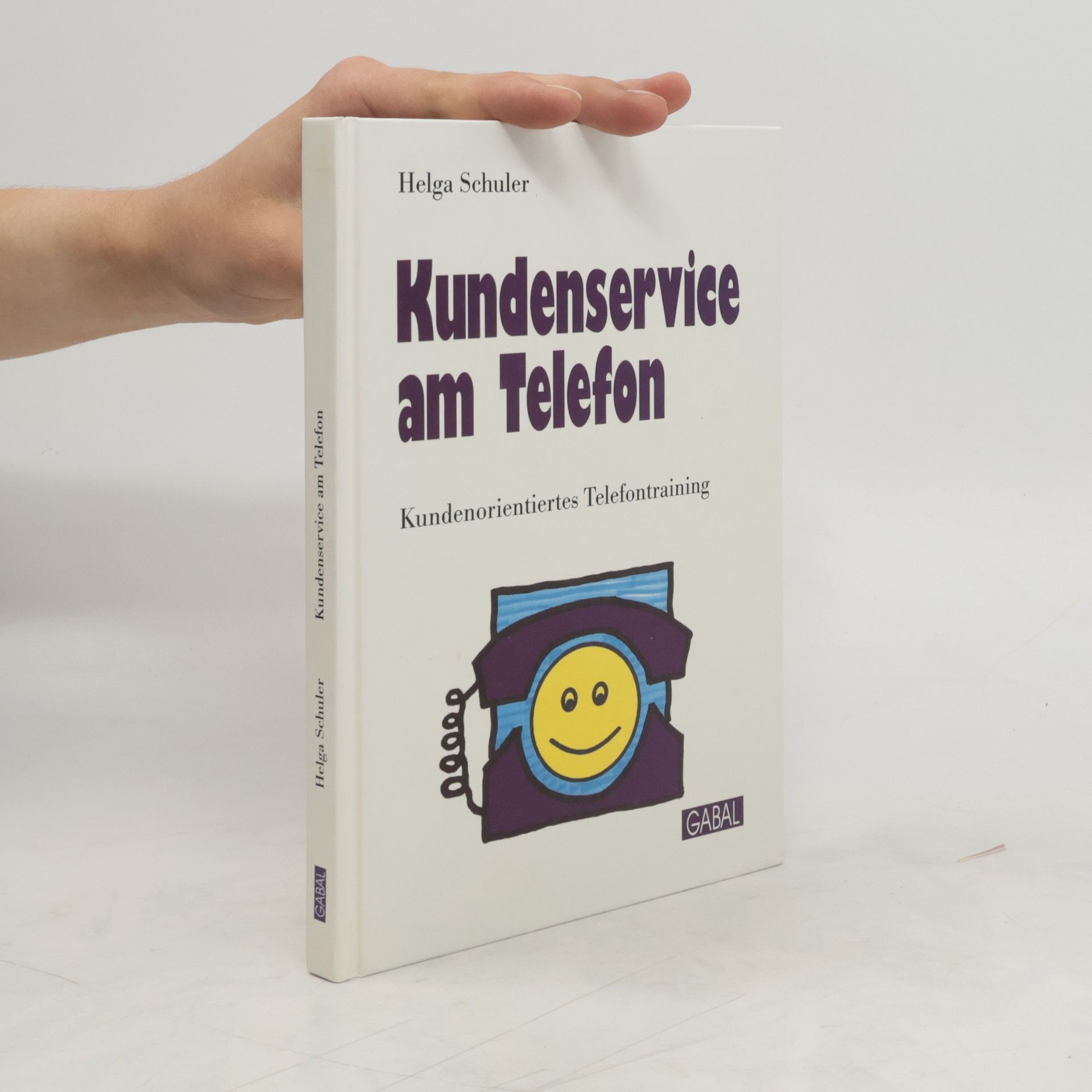 Helga Schuler Kundenservice am Telefon