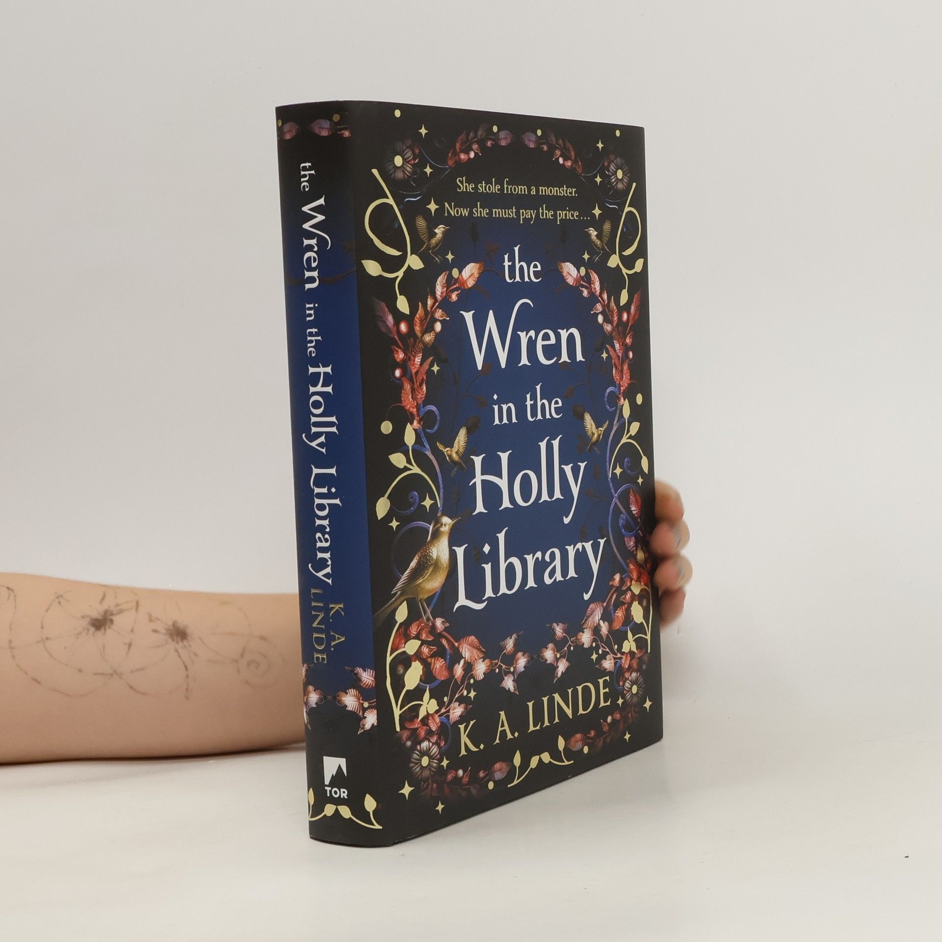 Linde Ida The Wren in the Holly Library