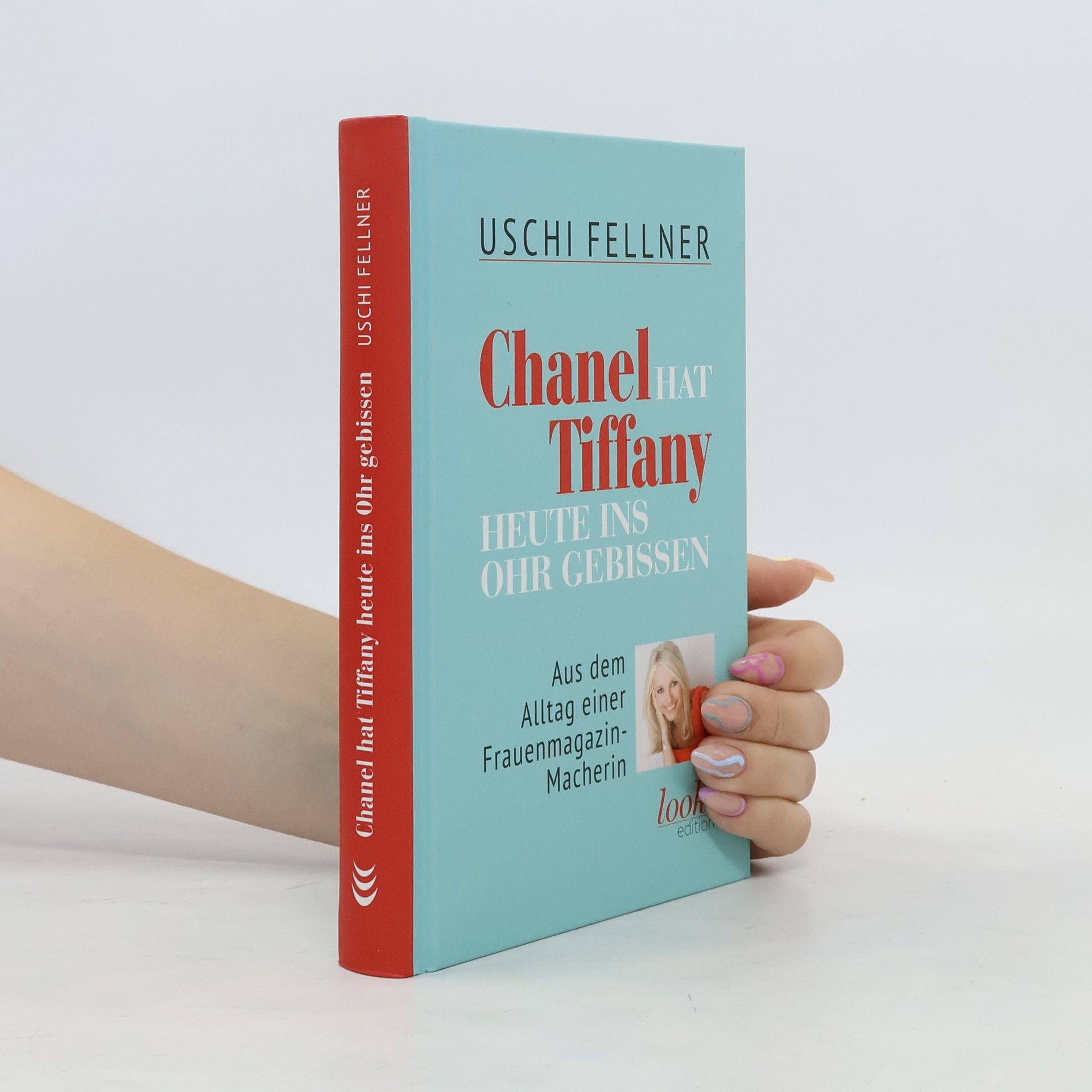 Uschi Fellner Chanel hat Tiffany heute ins Ohr gebissen